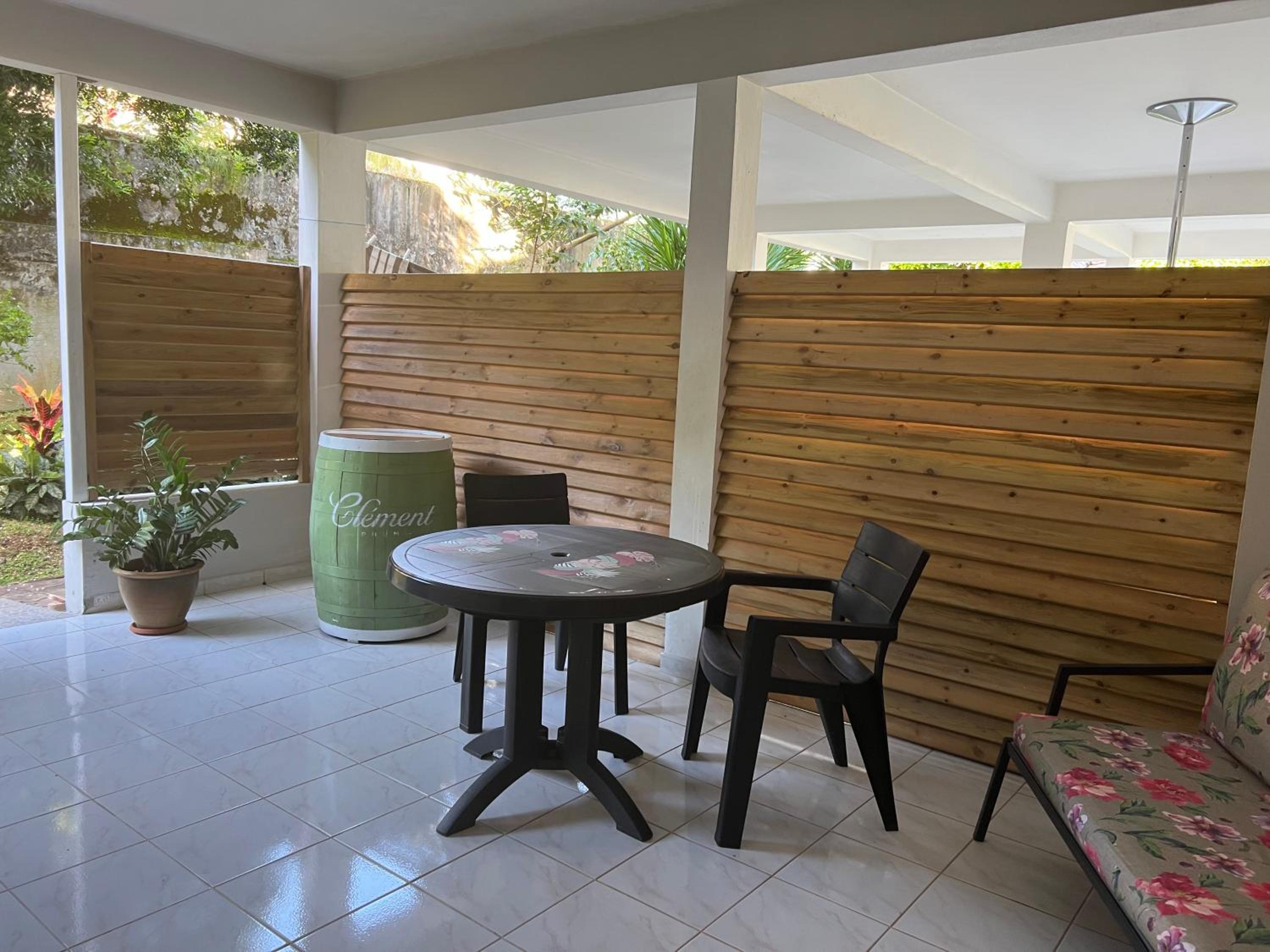 Studio cosy avec piscine view 3