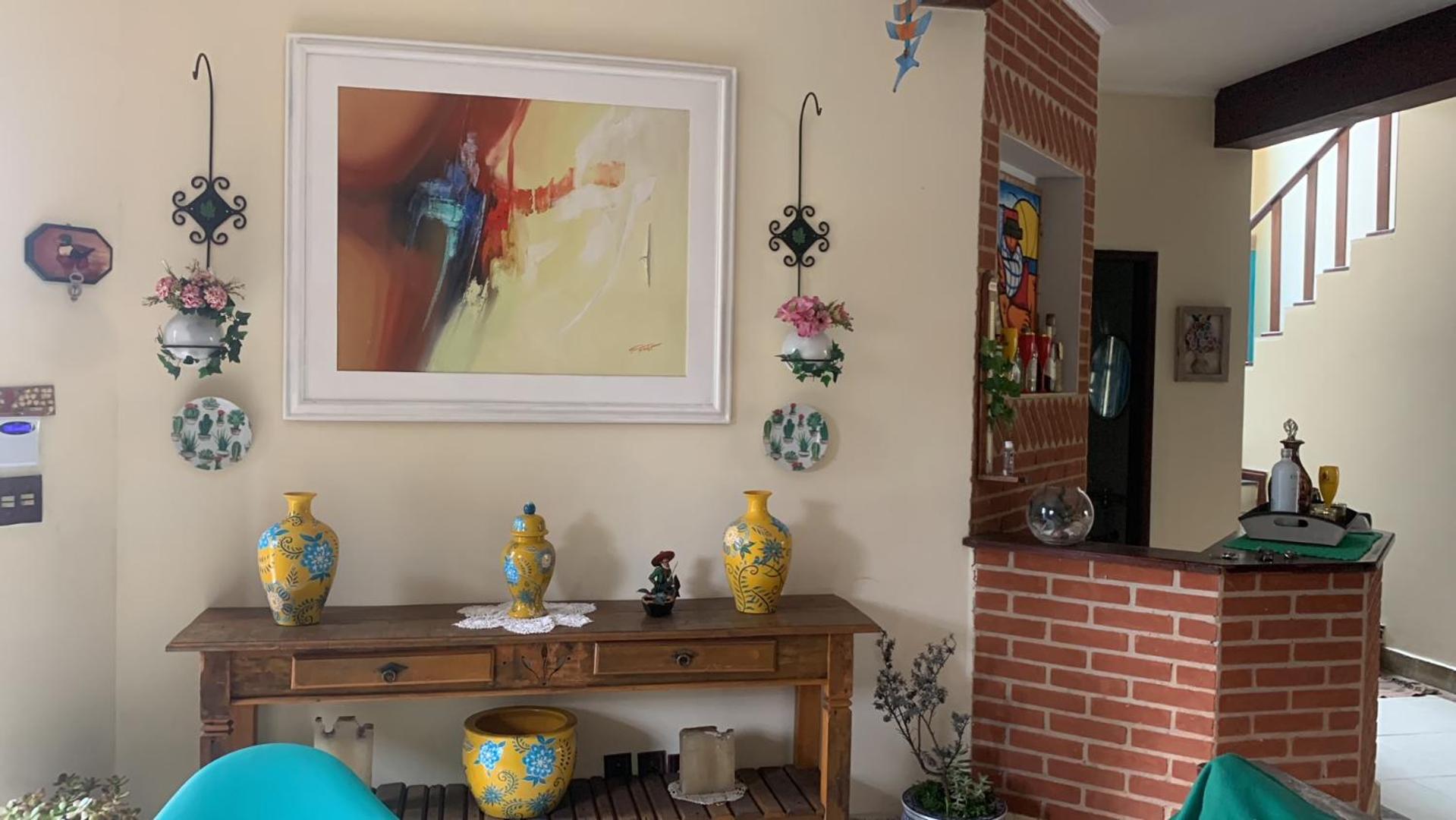 Lindo Sobrado Amarelo -próximo a praia