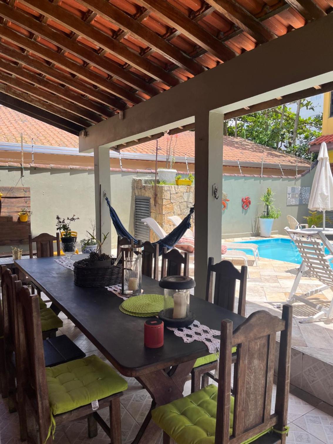 Lindo Sobrado Amarelo -próximo a praia