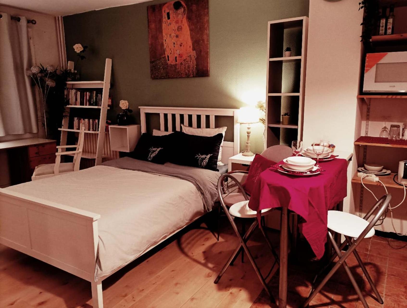 Bright & Calm Grand Studio -La Villette Paris- Near Metro