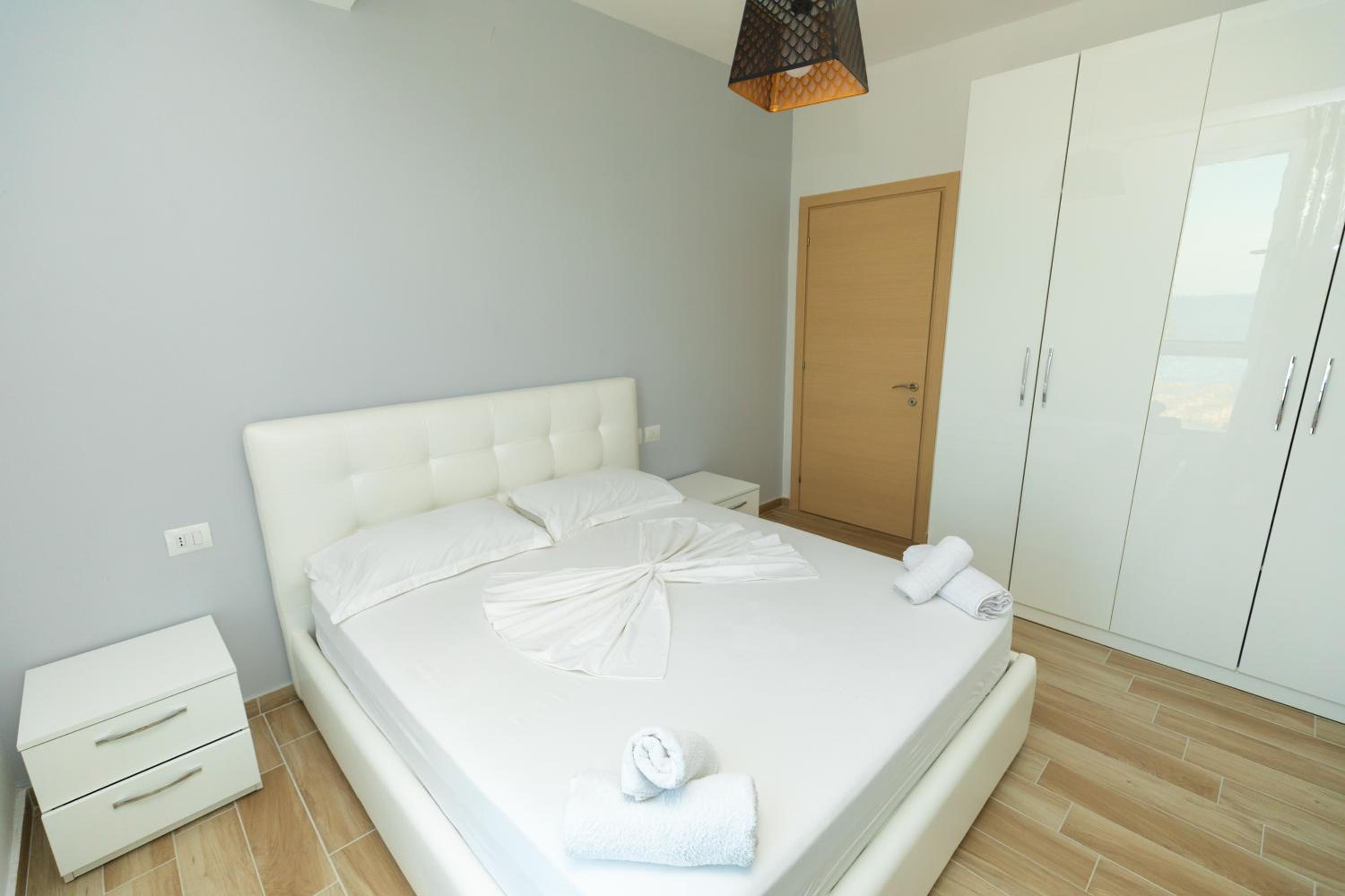 Seaview Apartments