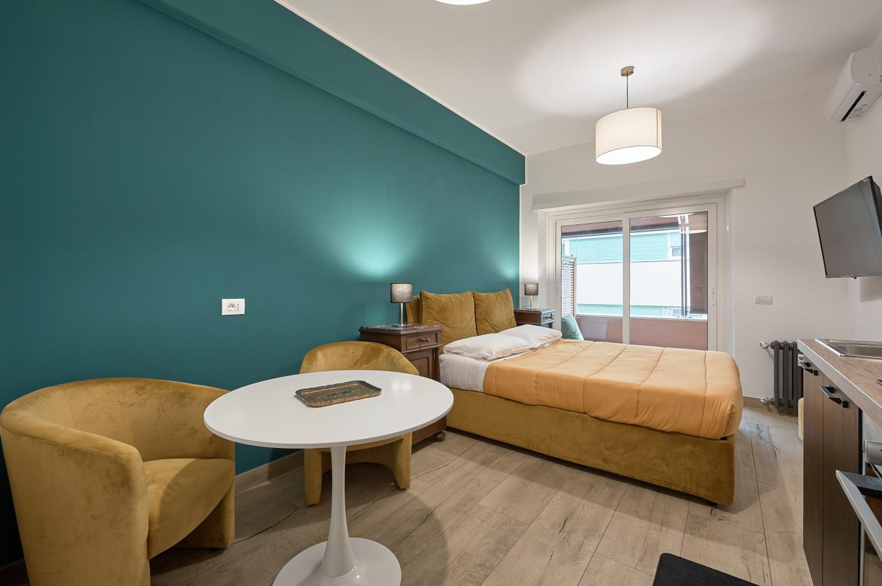 hotel room