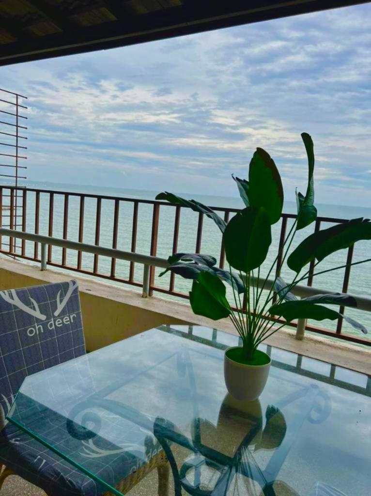 PD SEAVIEW Staycation