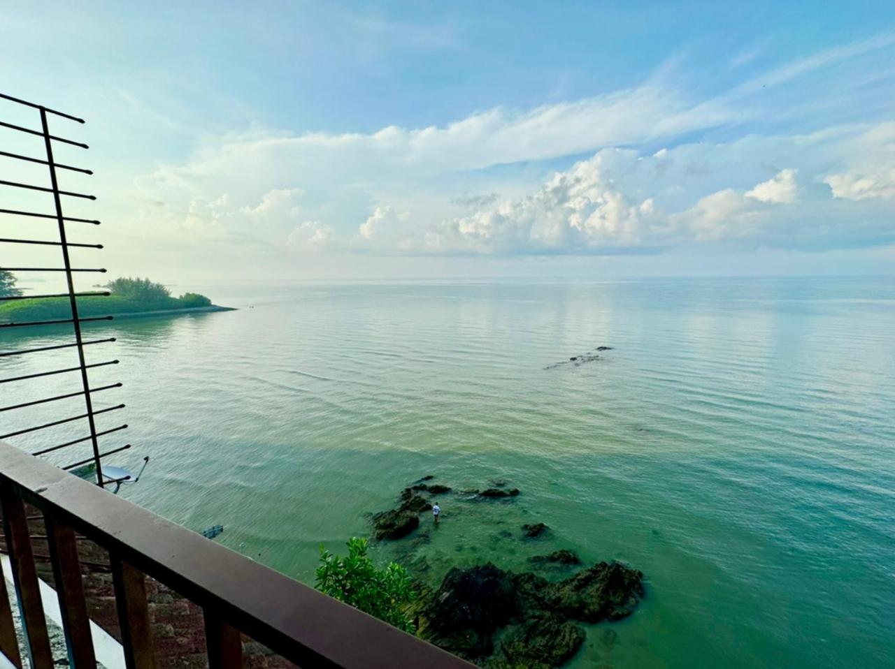 PD SEAVIEW Staycation