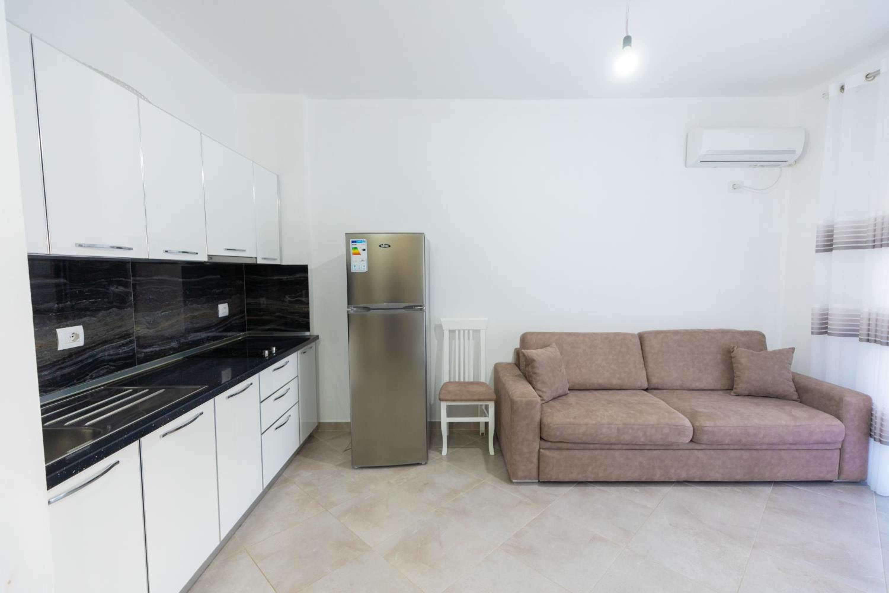 Seaview Apartments