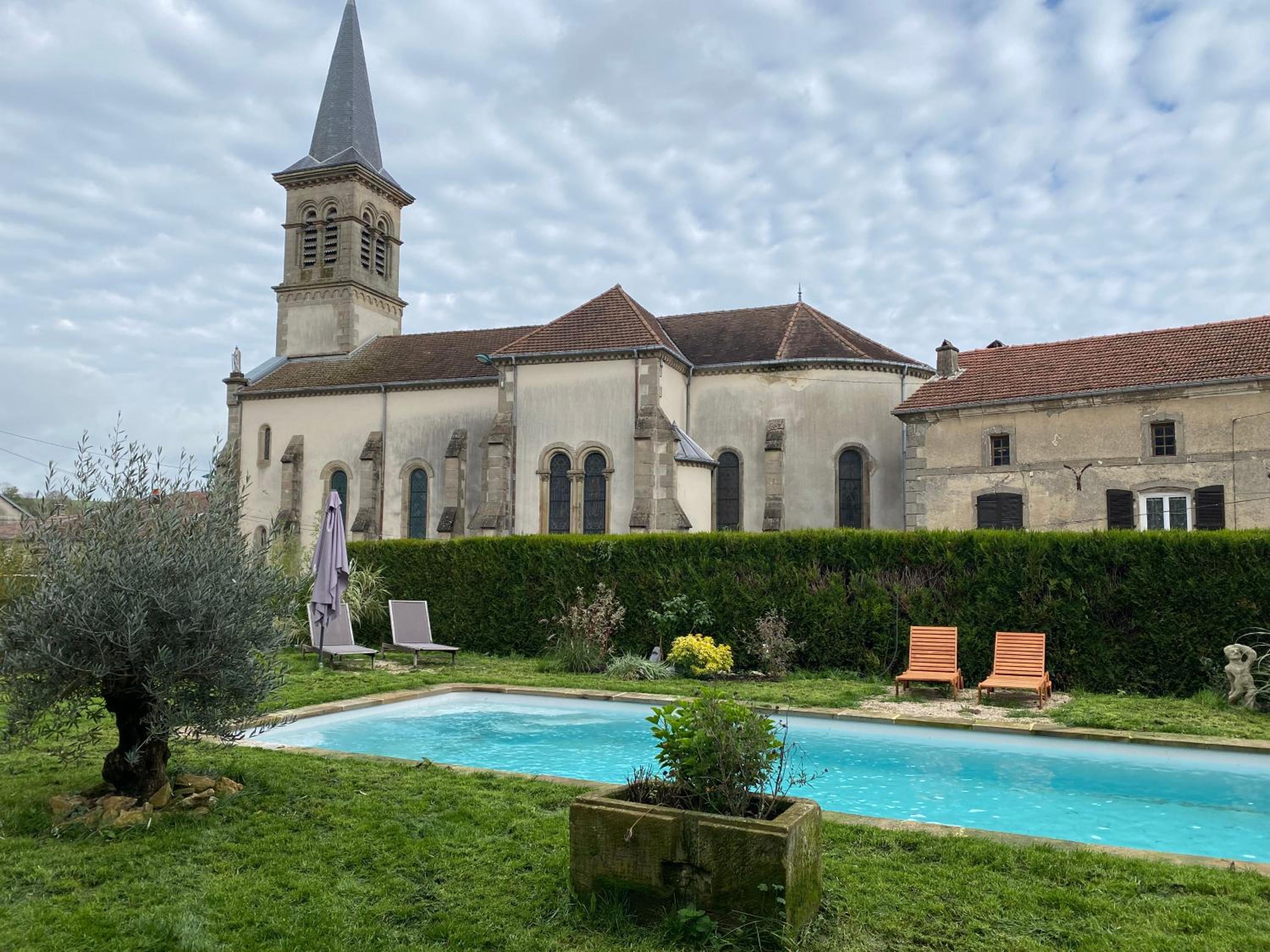 LE CHATEAU DE MONTHUREUX LE SEC view 4