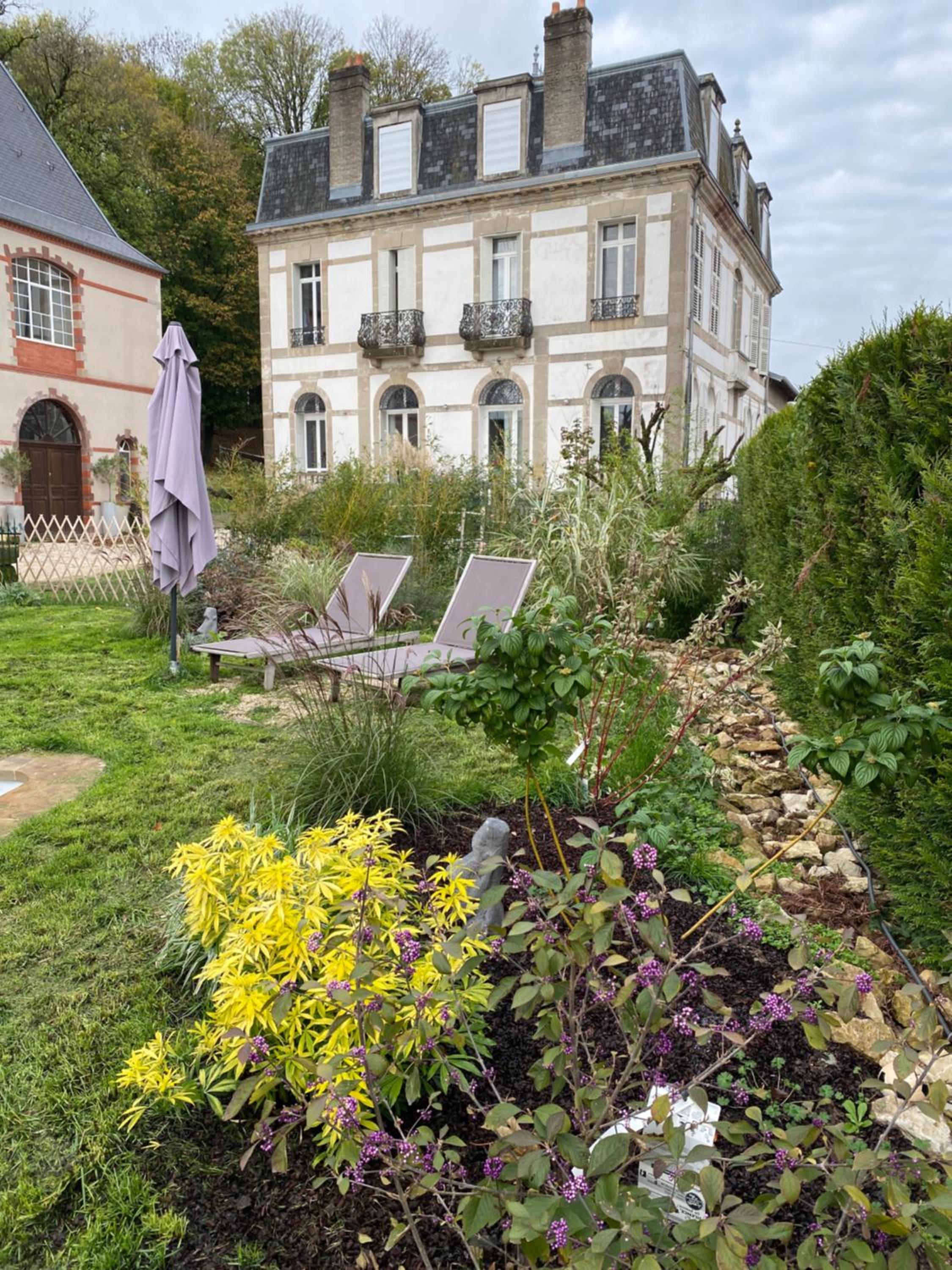 LE CHATEAU DE MONTHUREUX LE SEC view 3