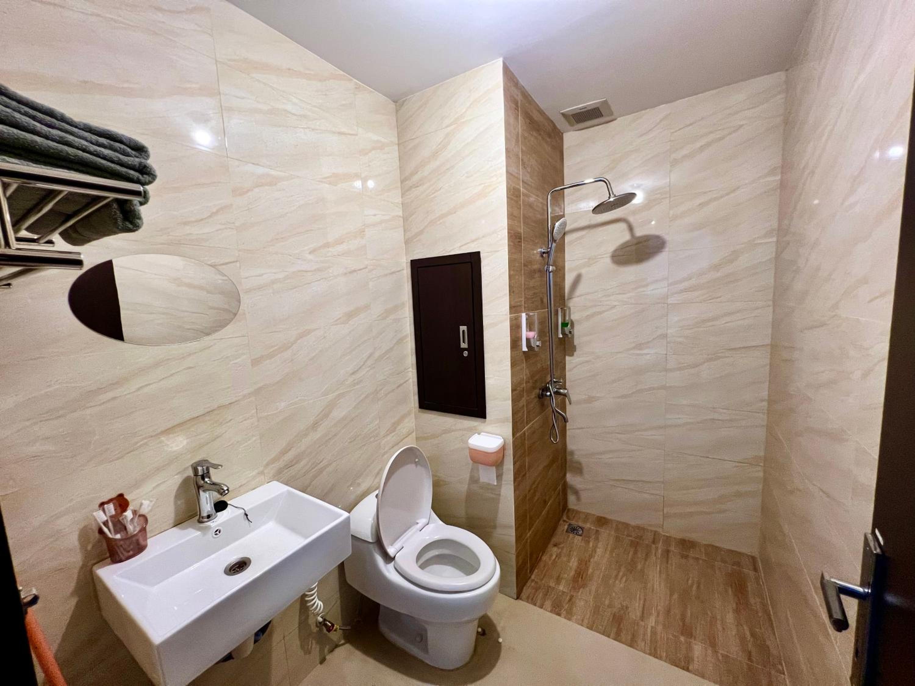 2 BEDROOMS APARTMENT Formosa Residence
