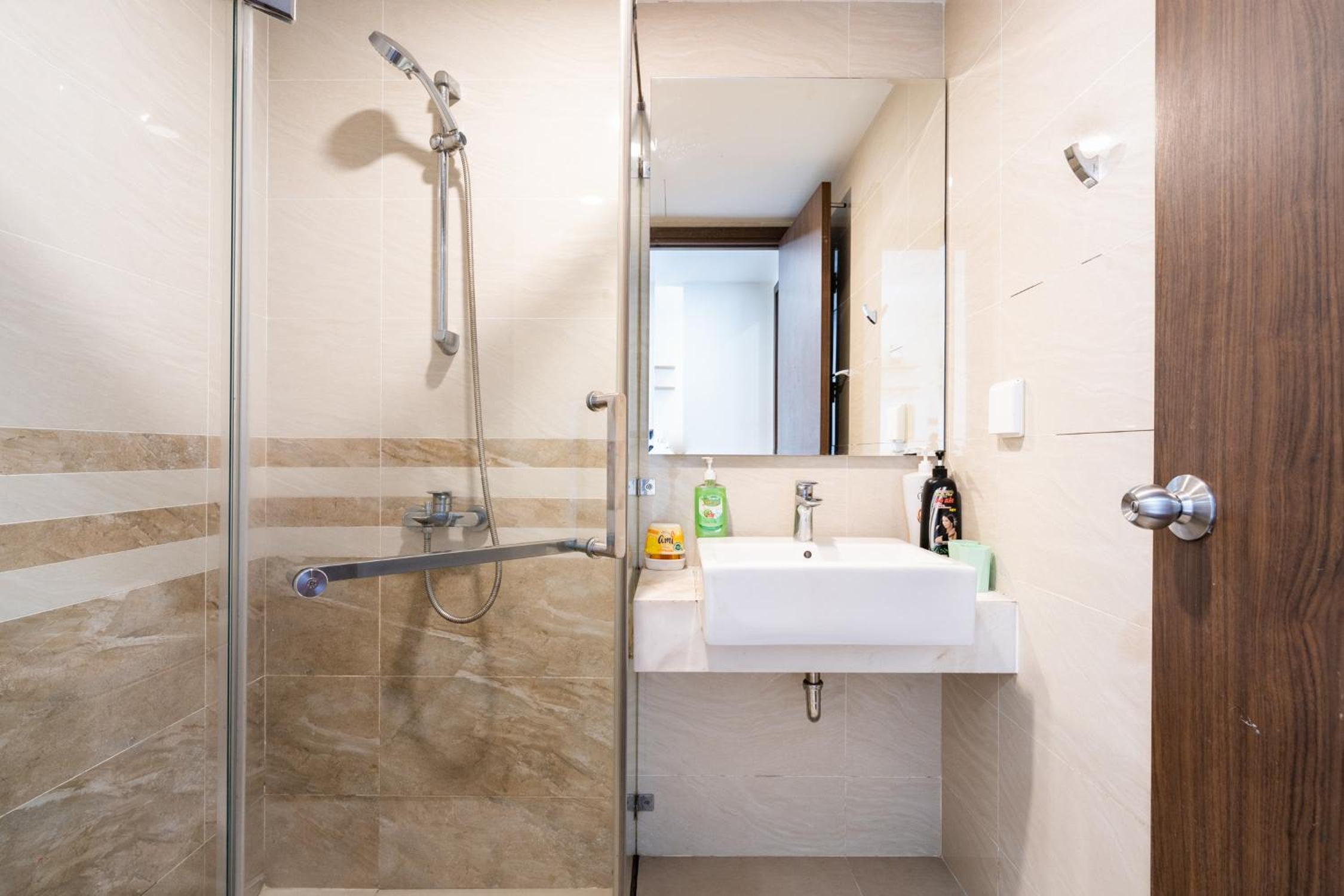 Best price Saigon Royal 2 bedrooms apartment