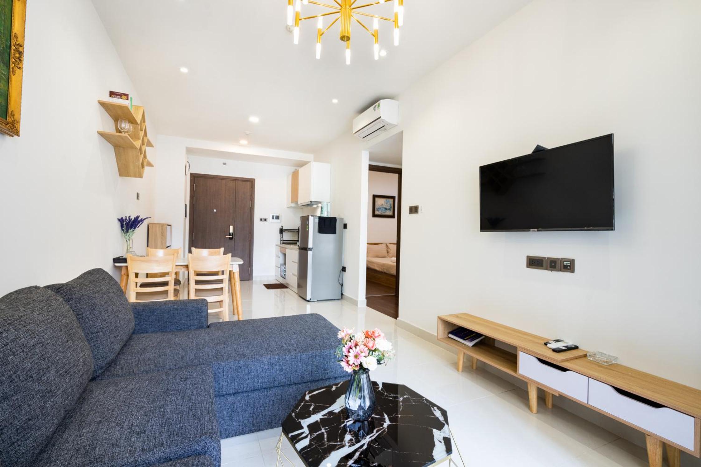 Best price Saigon Royal 2 bedrooms apartment