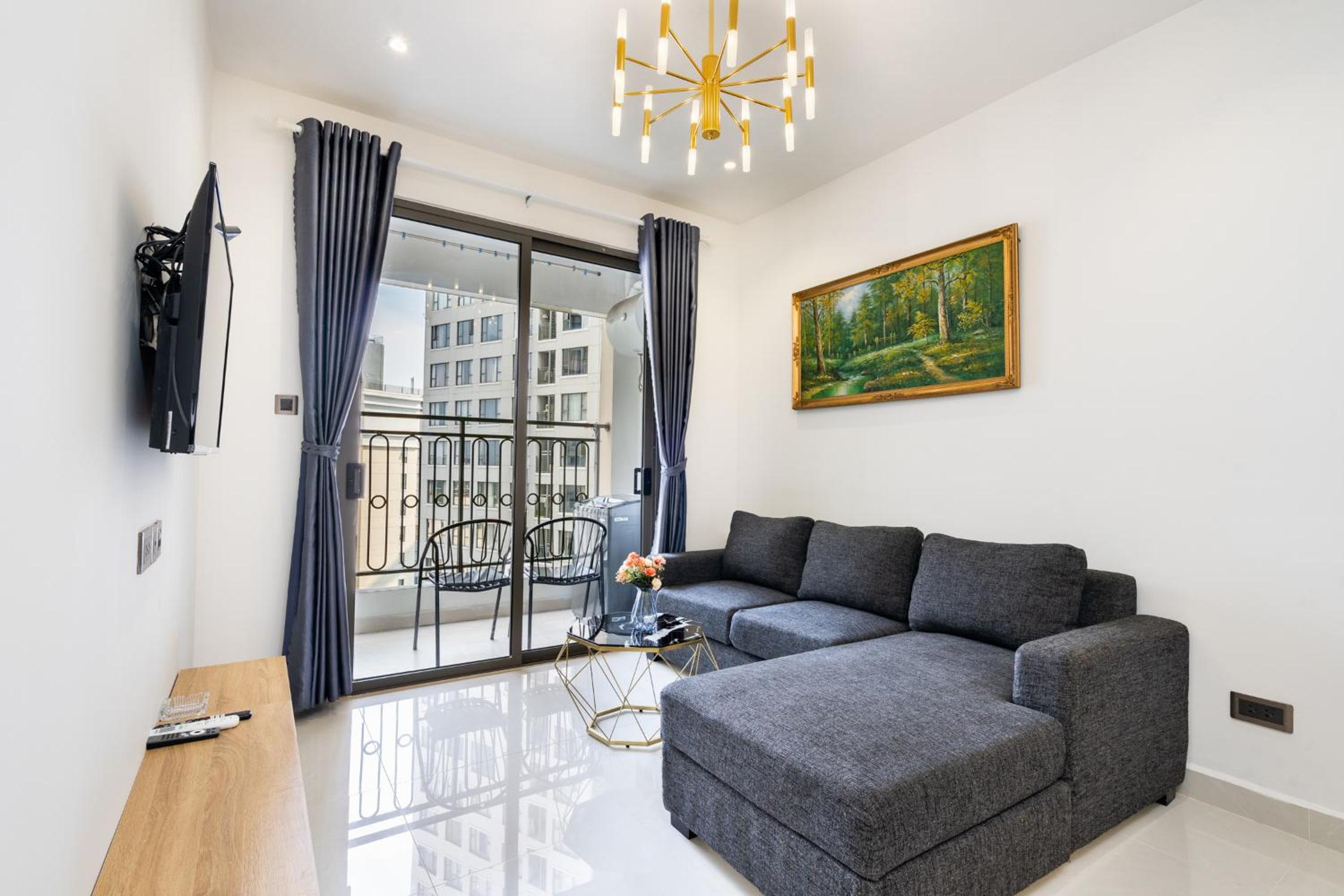 Best price Saigon Royal 2 bedrooms apartment