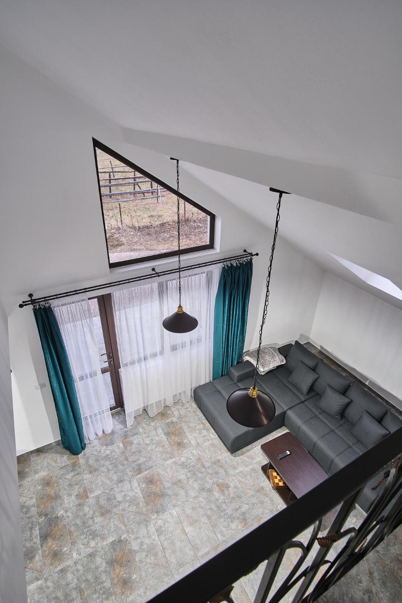 Casa cu Tihna