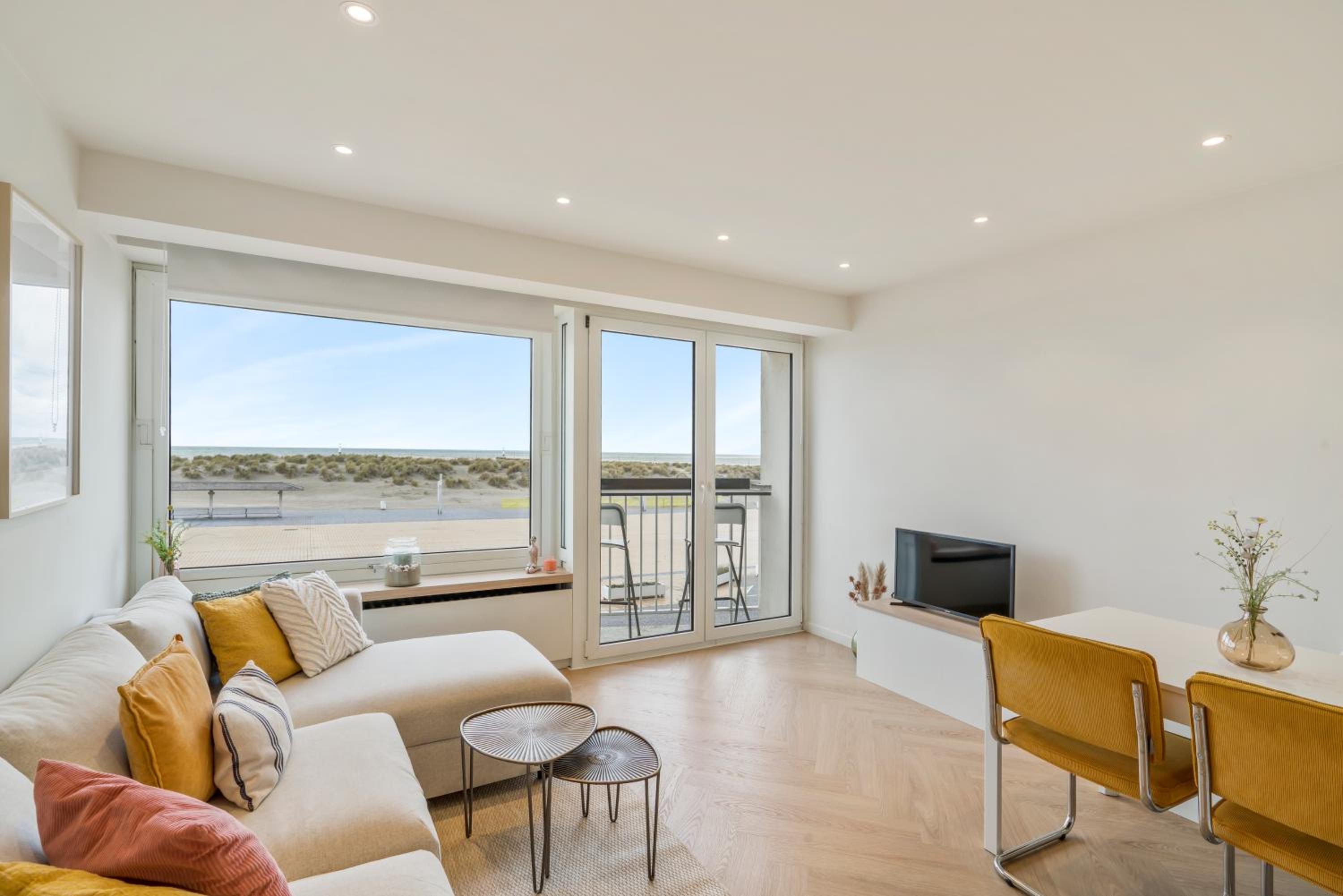 Romantic Getaway with sea view in Nieuwpoort