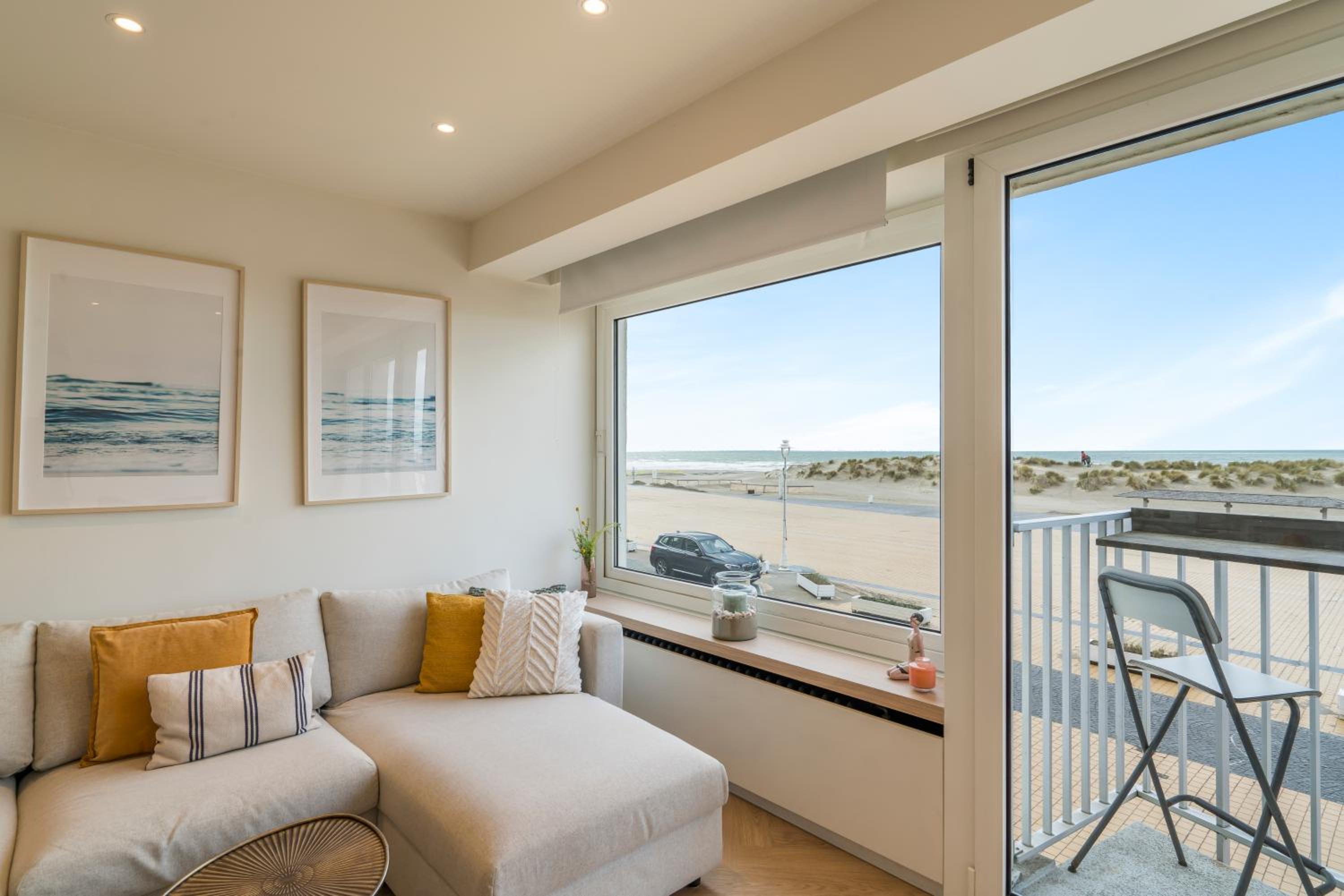 Romantic Getaway with sea view in Nieuwpoort