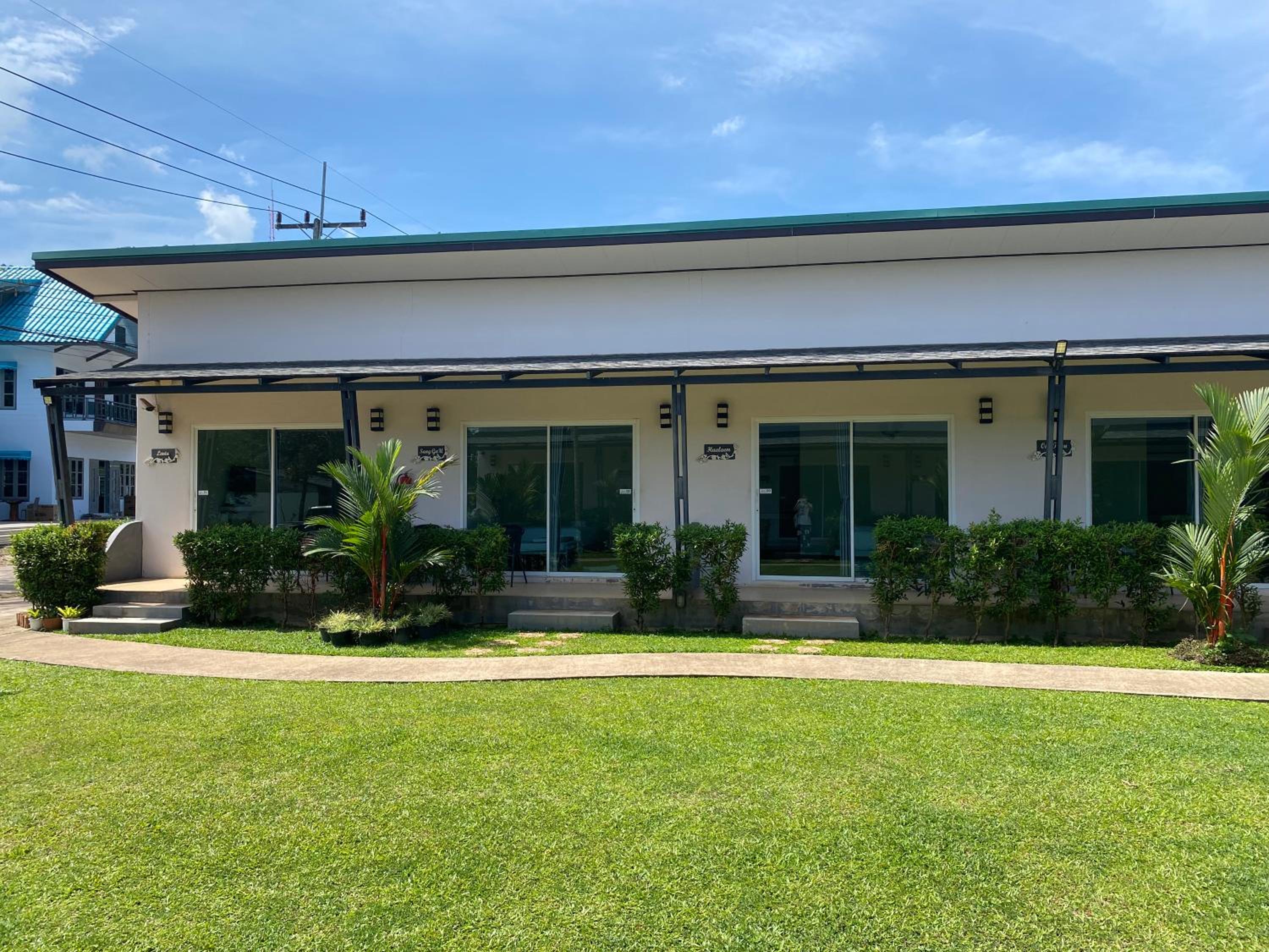 Hotel Malee Sirin Old Town - Image 1