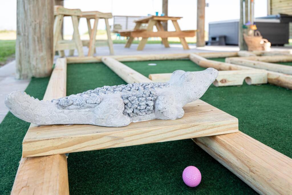 Gulf Front - Mini Golf - Hot Tub - Family Friendly - ForeShore view 5