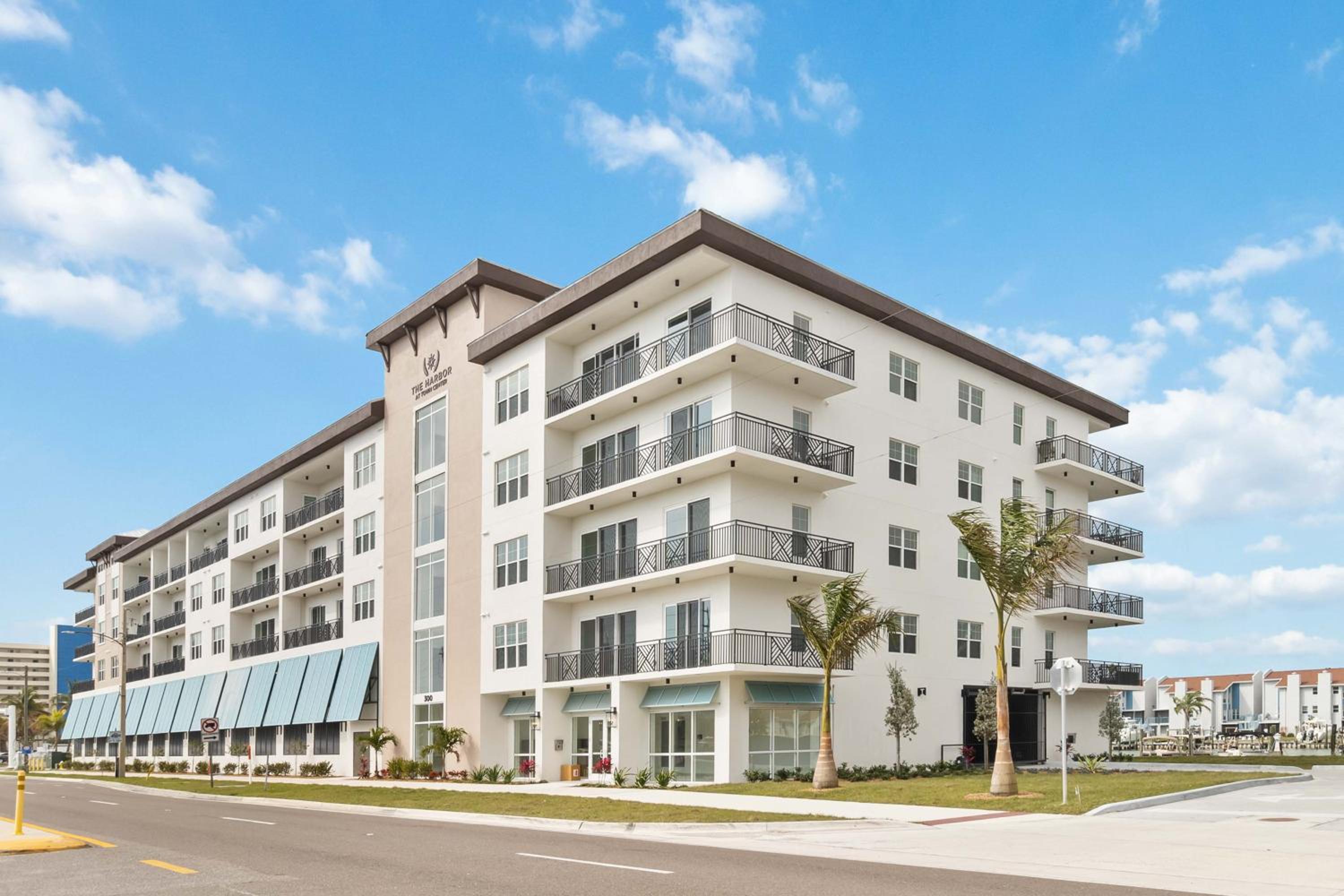 4b/3b Brand New Waterfront - The Harbor #405 view 5