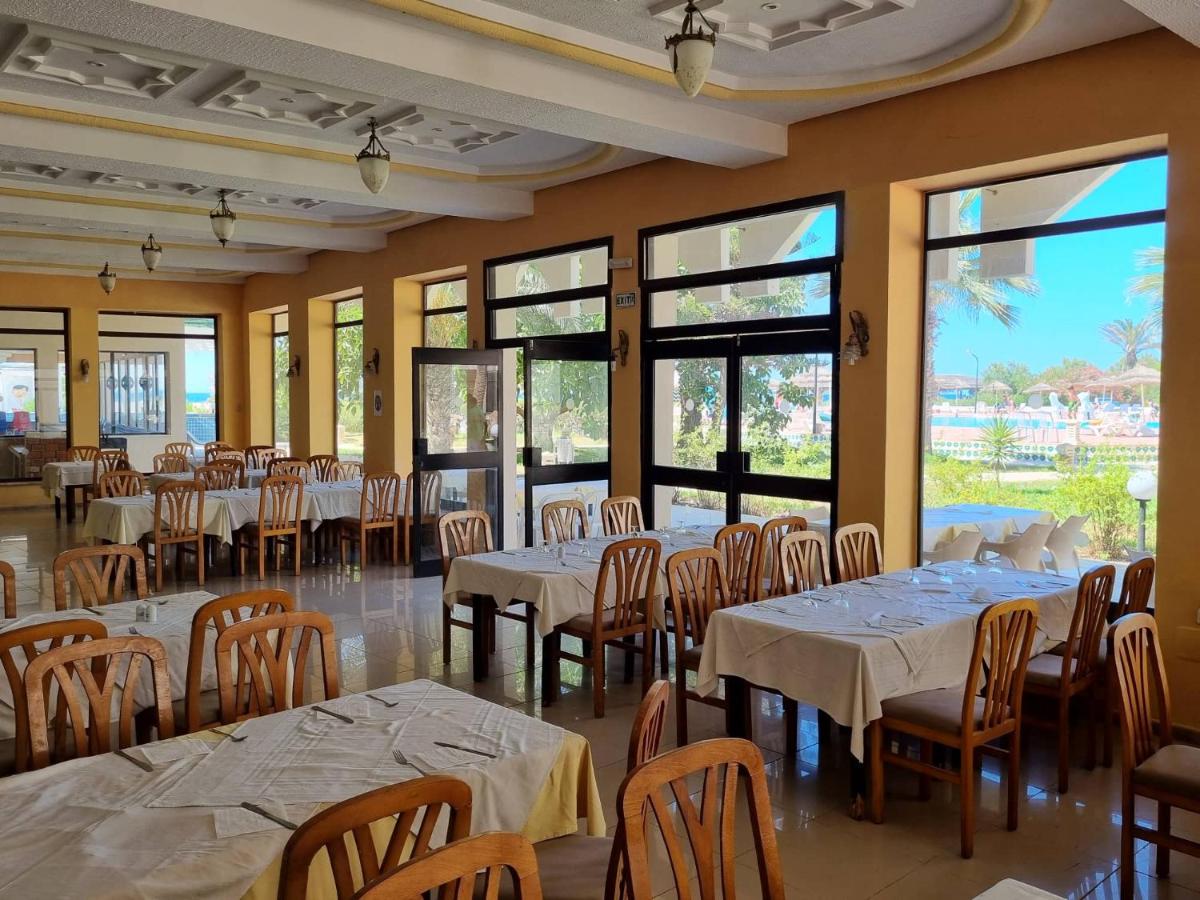 restaurant