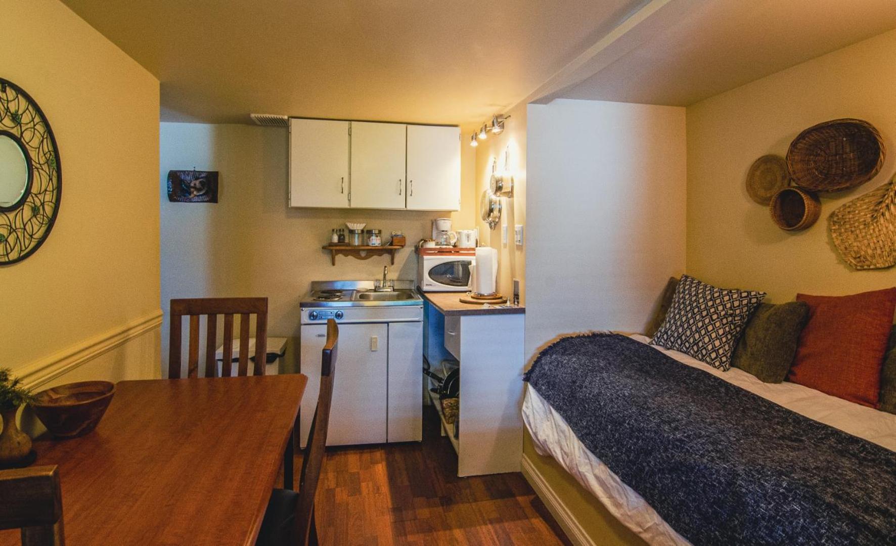 The Fraser River's Edge BB Lodge - Property Image 58