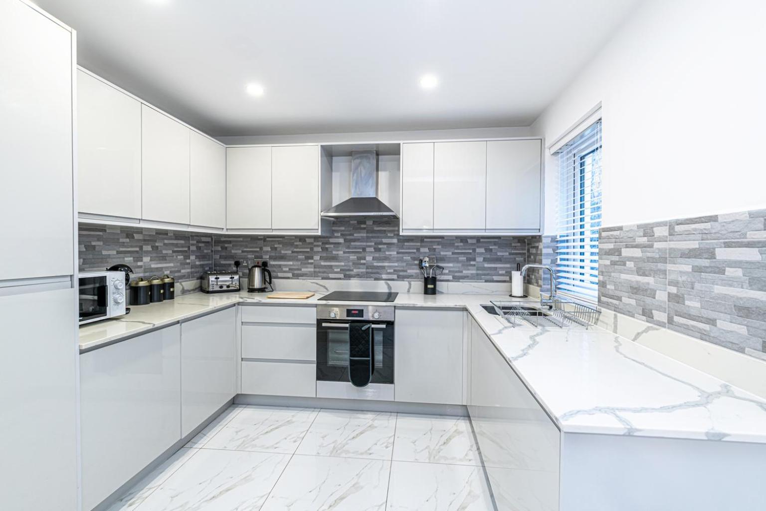 Eden Grove Holiday Homes by Guestz view 2