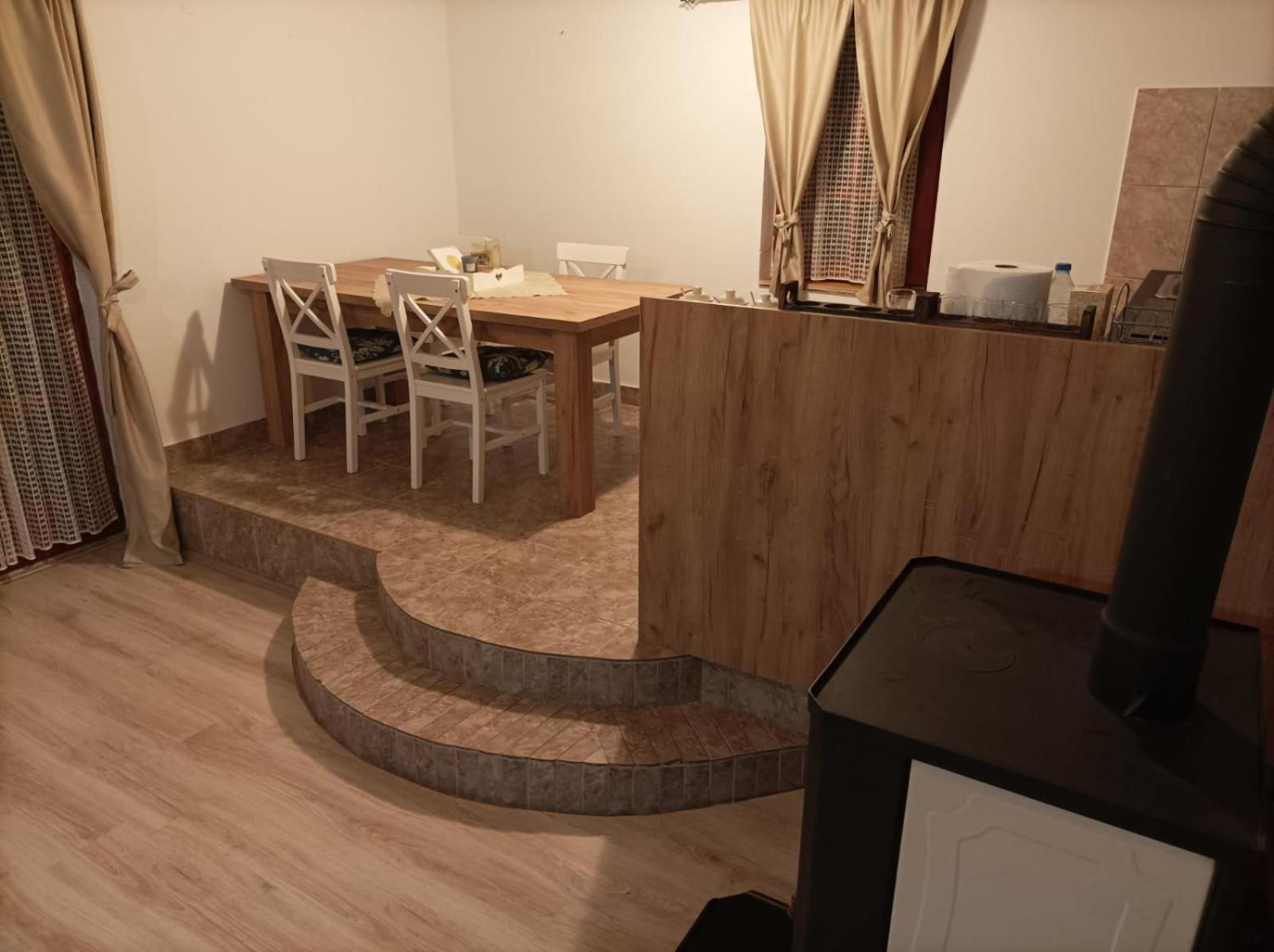 Planinska Kuca Tara / Mountain House Tara view 5