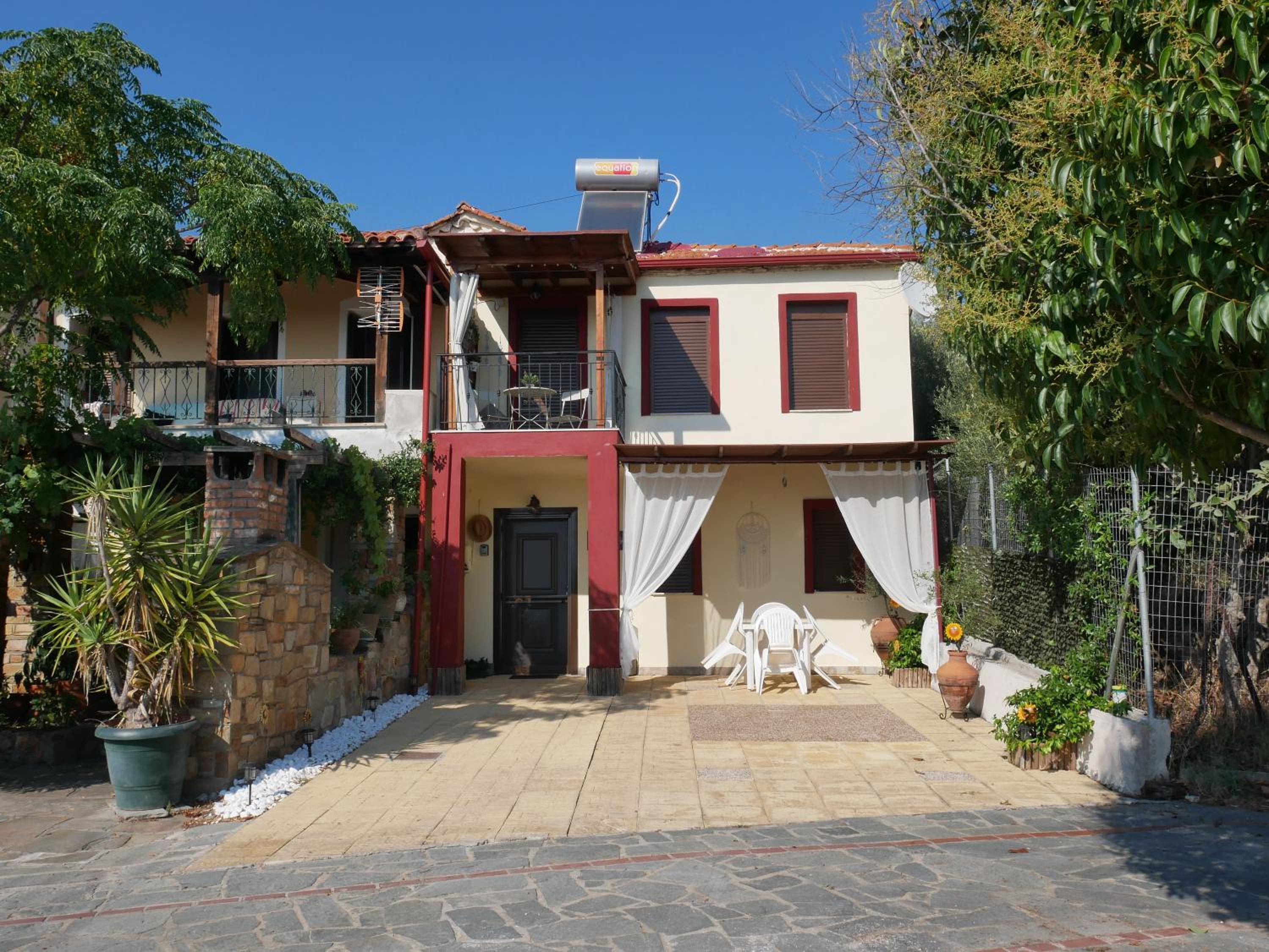 Casa di Grigoris view 2