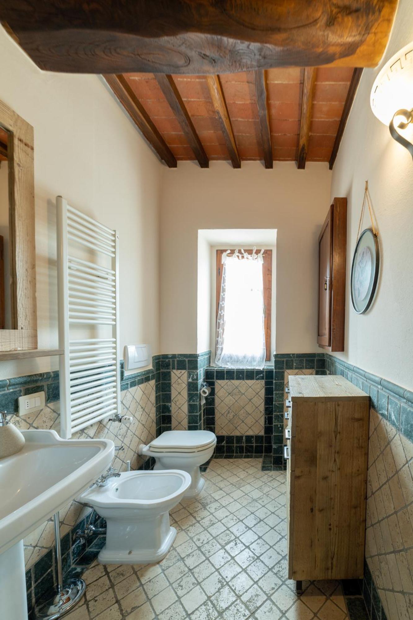 Podere Vergianoni con piscina e vista mozzafiato