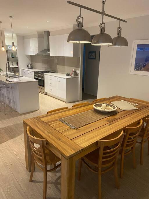 First-Class Coastal Living