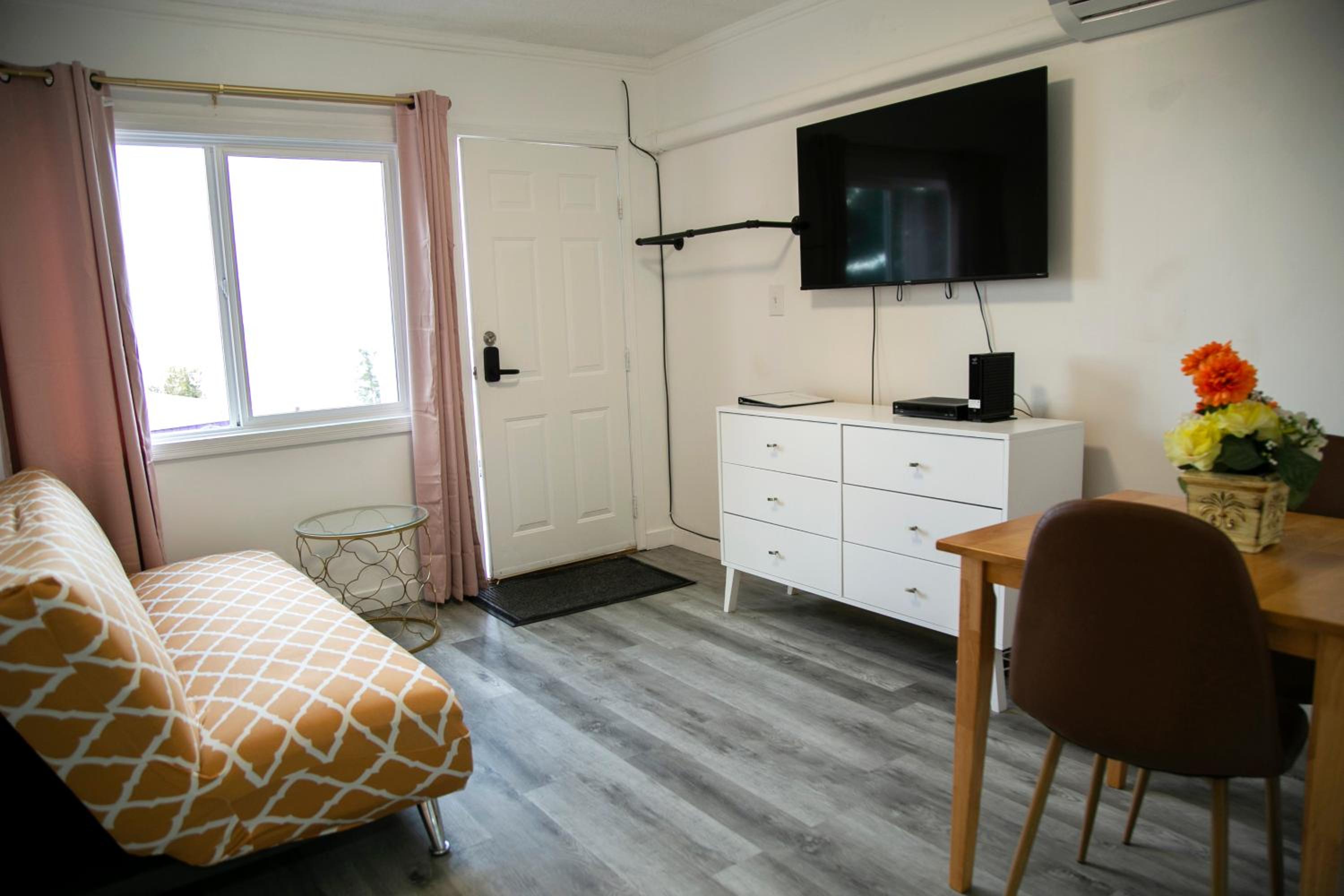 Westview Centre Motel Ltd