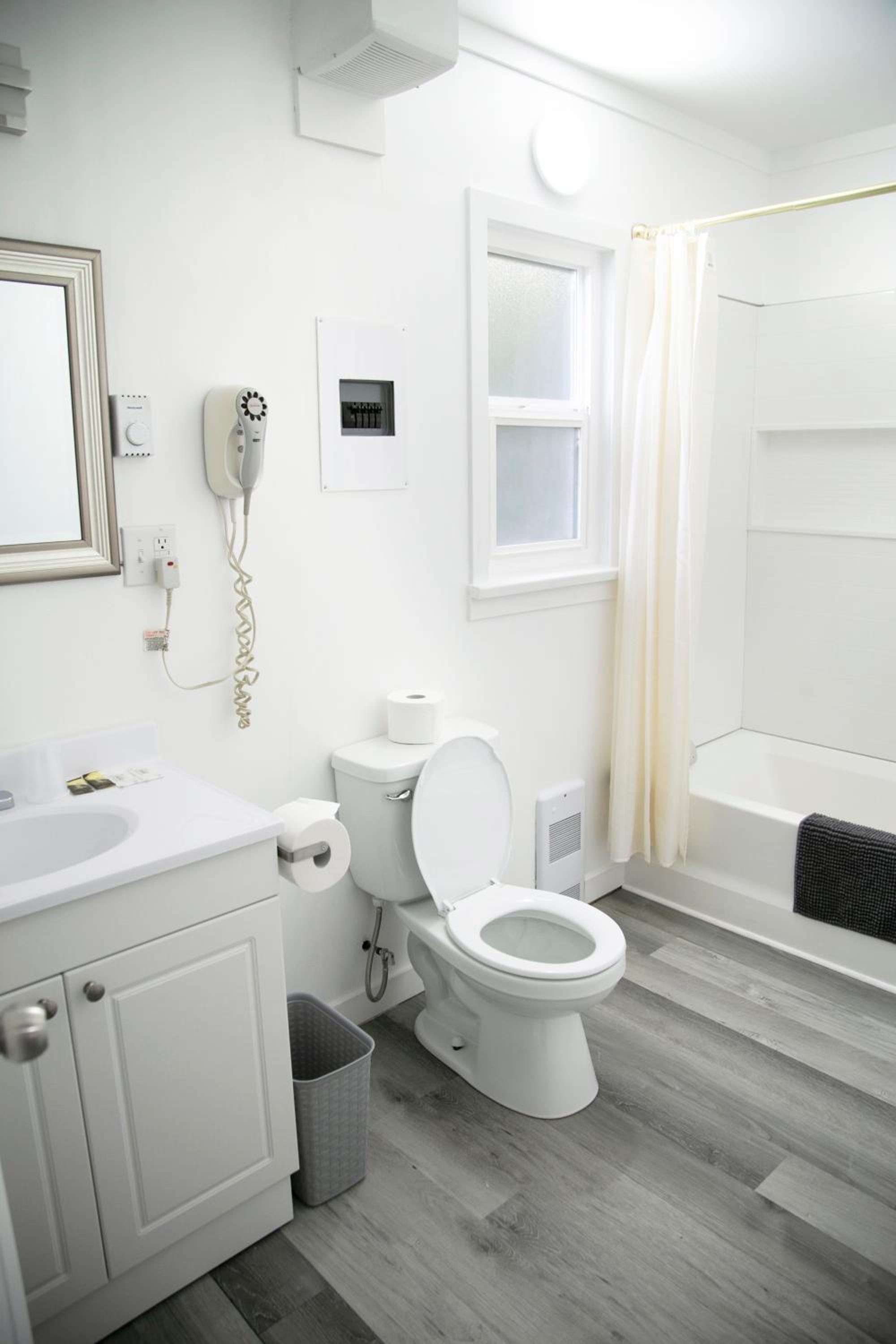 Westview Centre Motel Ltd