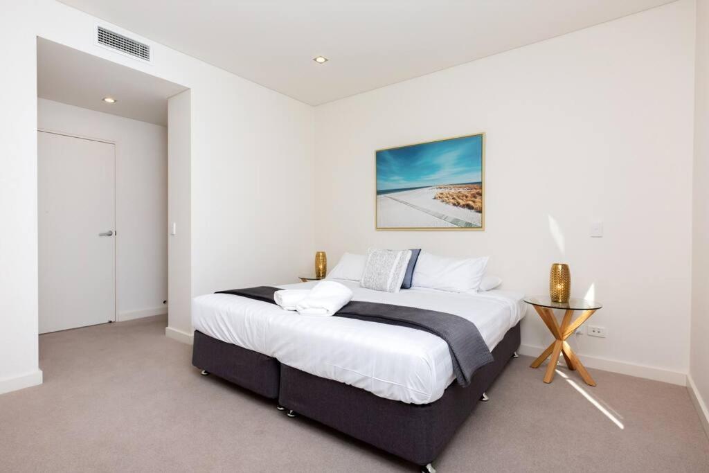 4 Bedroom Luxury City Penthouse Apartment! - Property Image 18