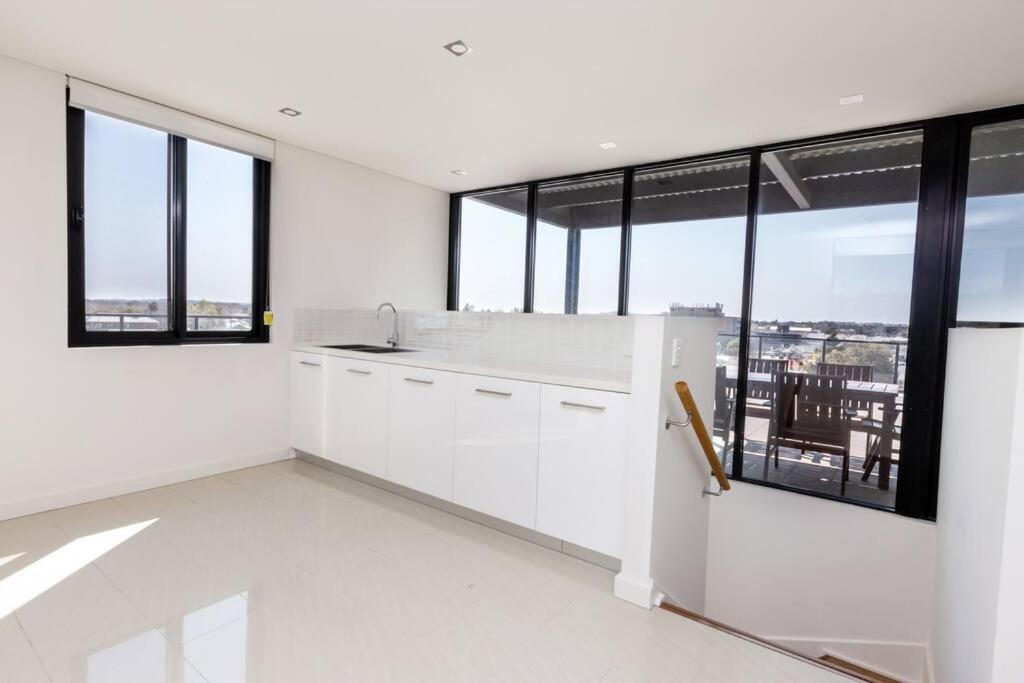 4 Bedroom Luxury City Penthouse Apartment! - Property Image 14