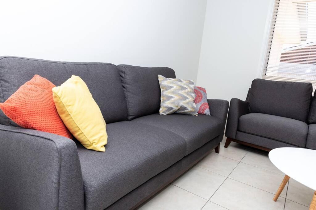 Lovely 3 Bed, 2 Bath in the City Centre! view 2