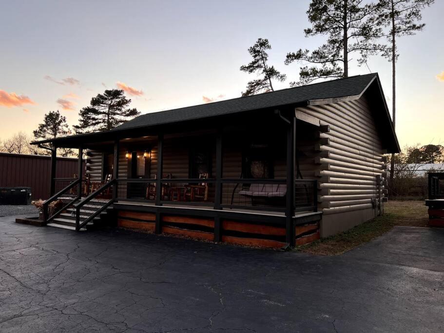 The Horse Cabin at Natural State Cabins