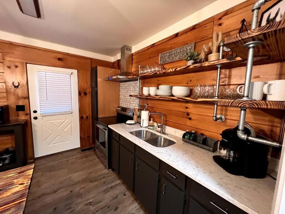 The Horse Cabin at Natural State Cabins