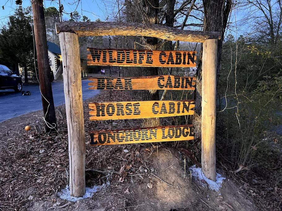 The Horse Cabin at Natural State Cabins