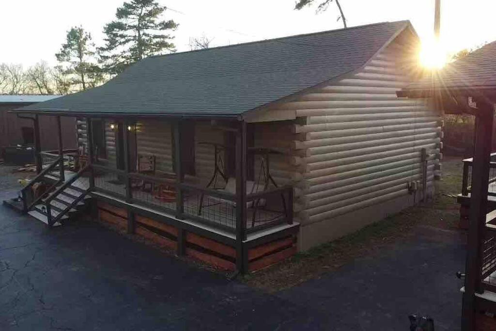 The Horse Cabin at Natural State Cabins
