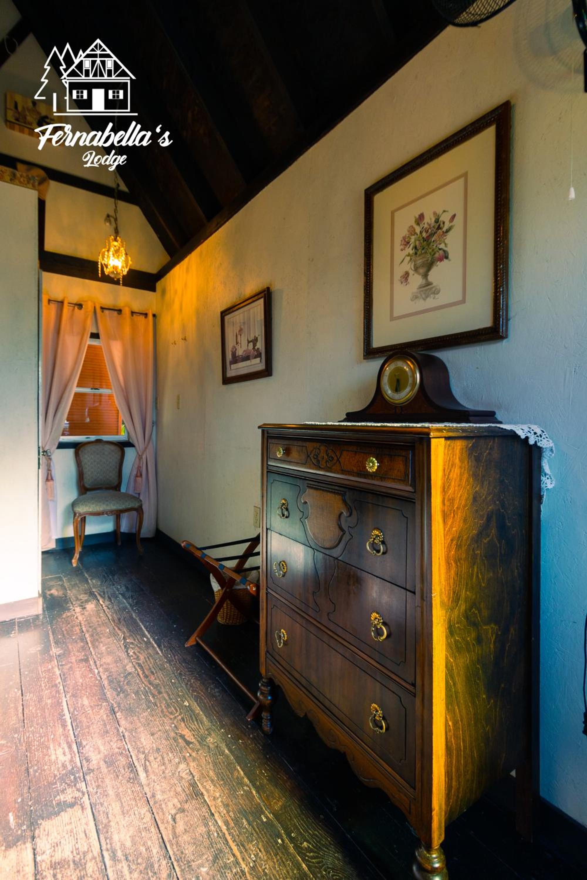 Fernabella's Lodge