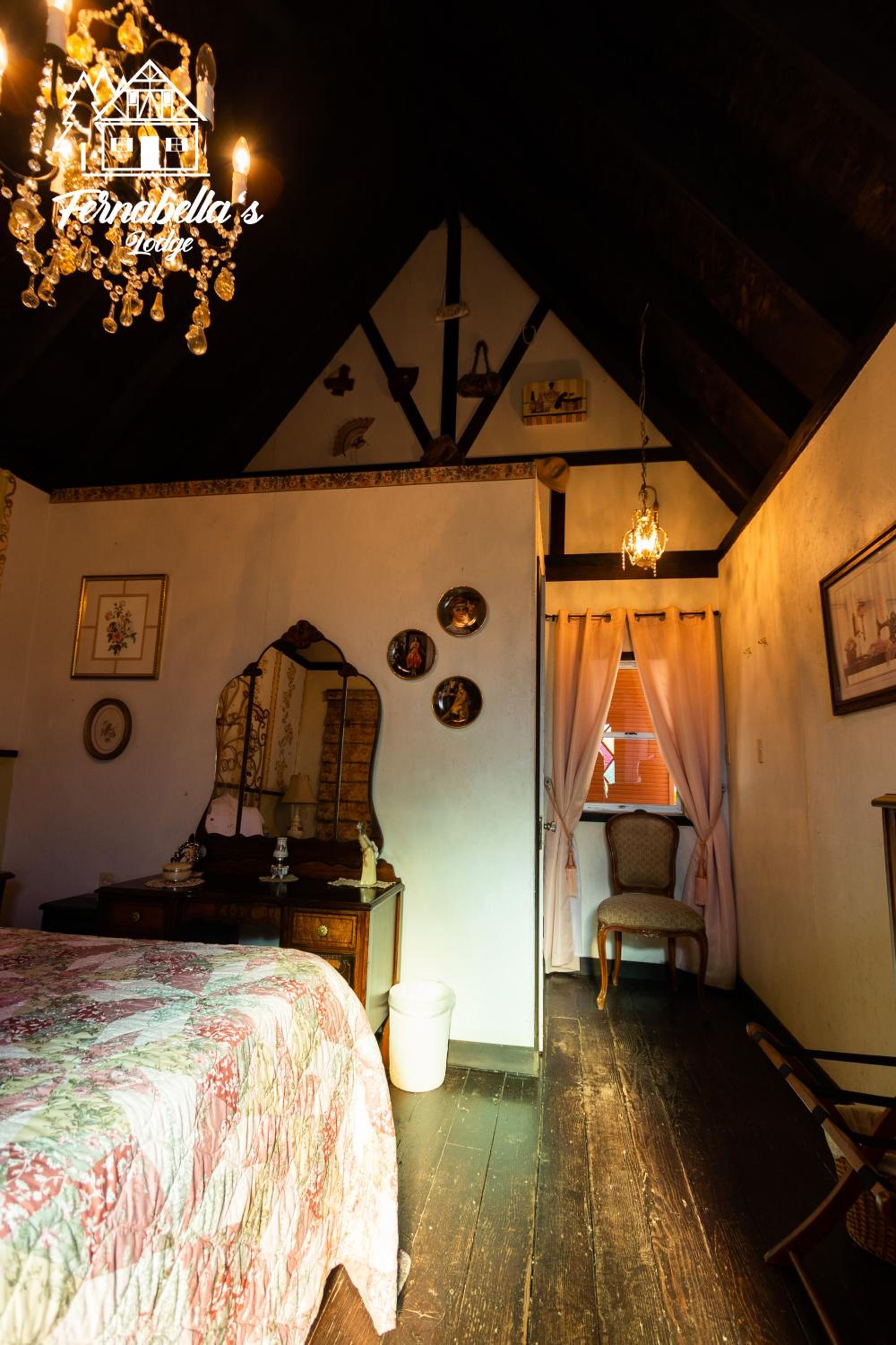 Fernabella's Lodge