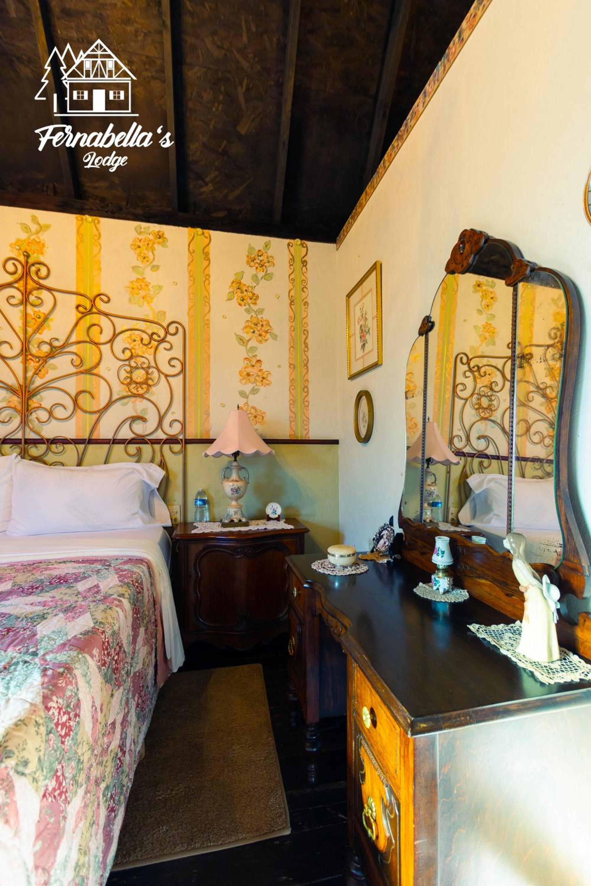 Fernabella's Lodge