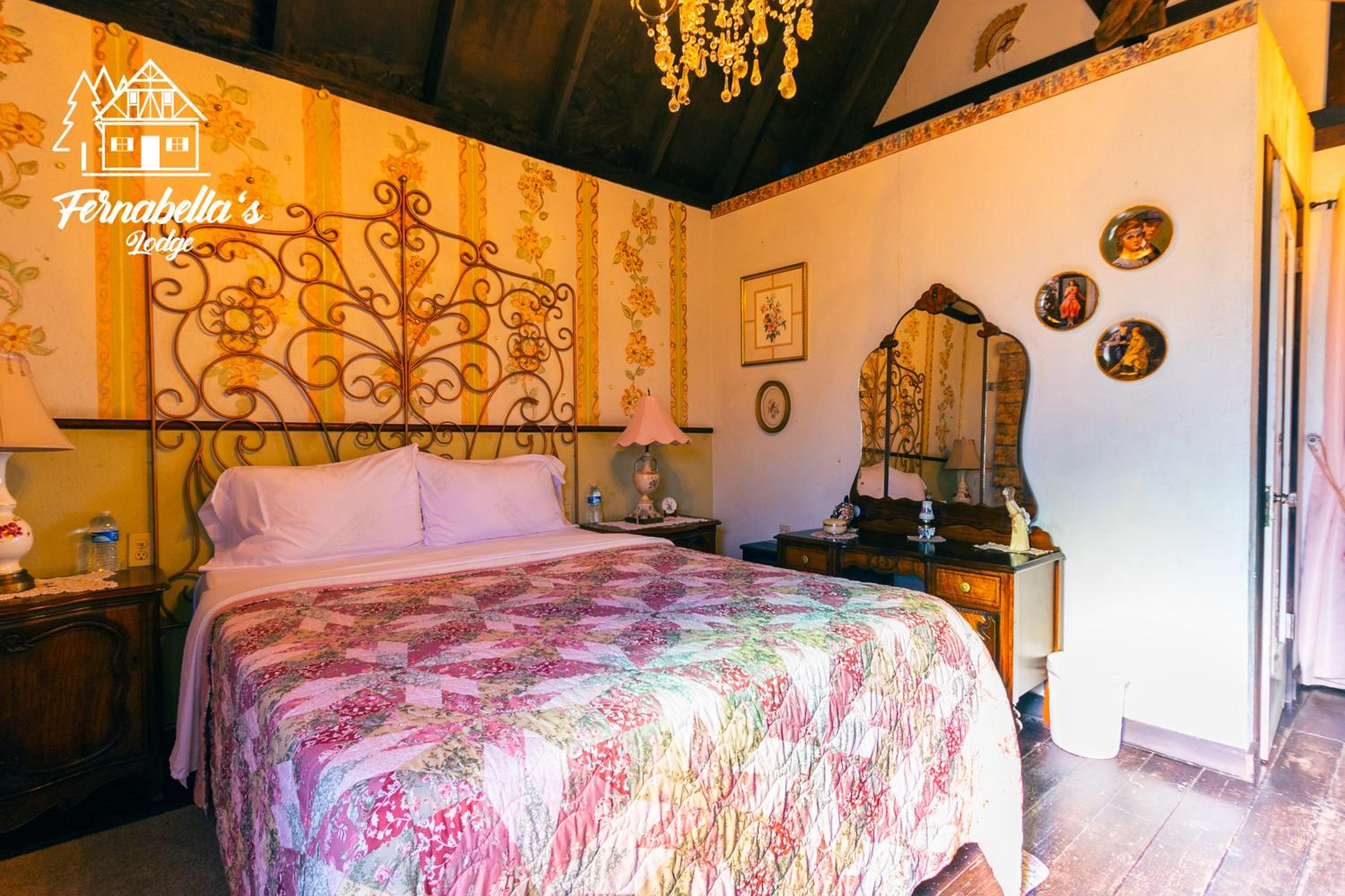 Fernabella's Lodge