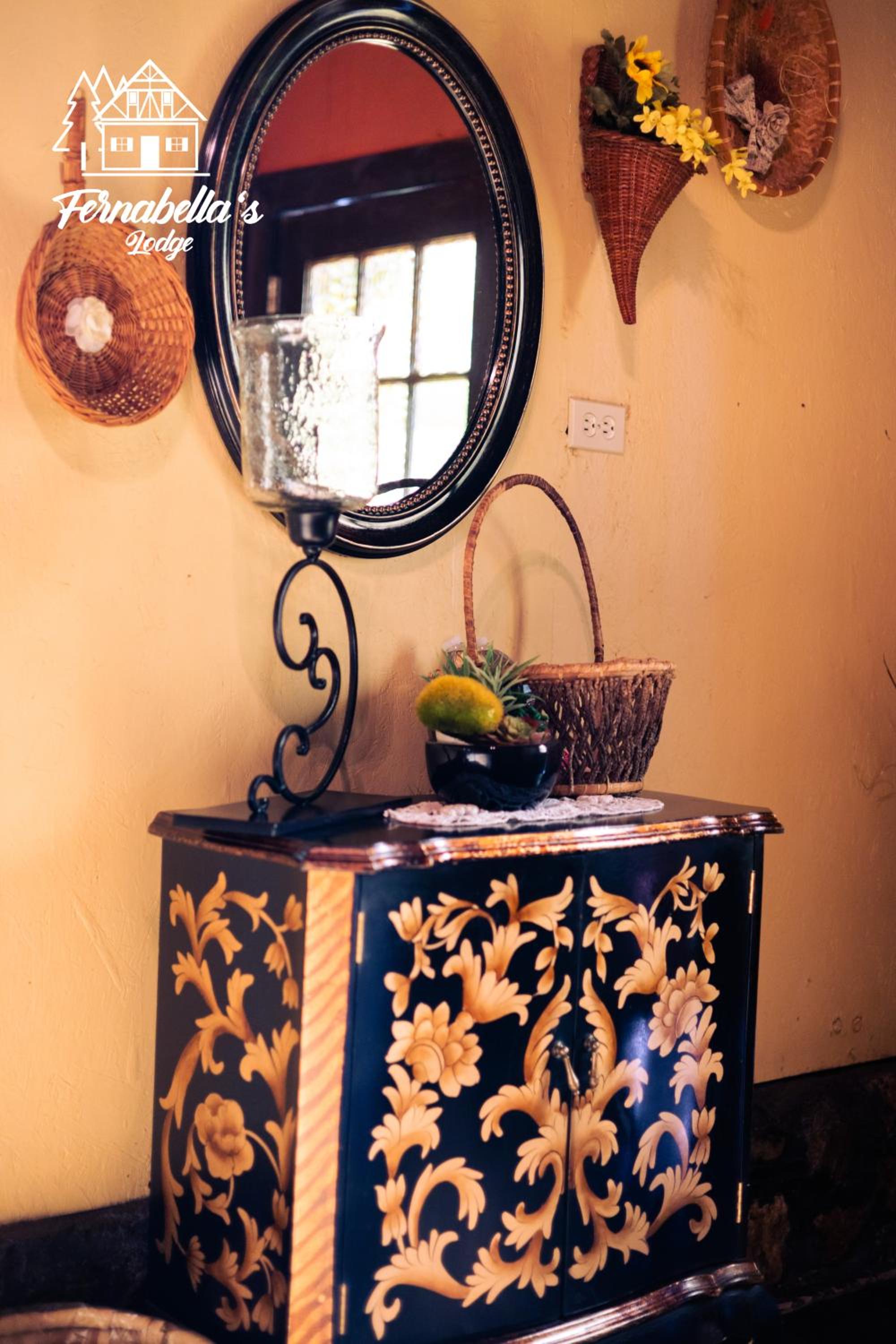 Fernabella's Lodge