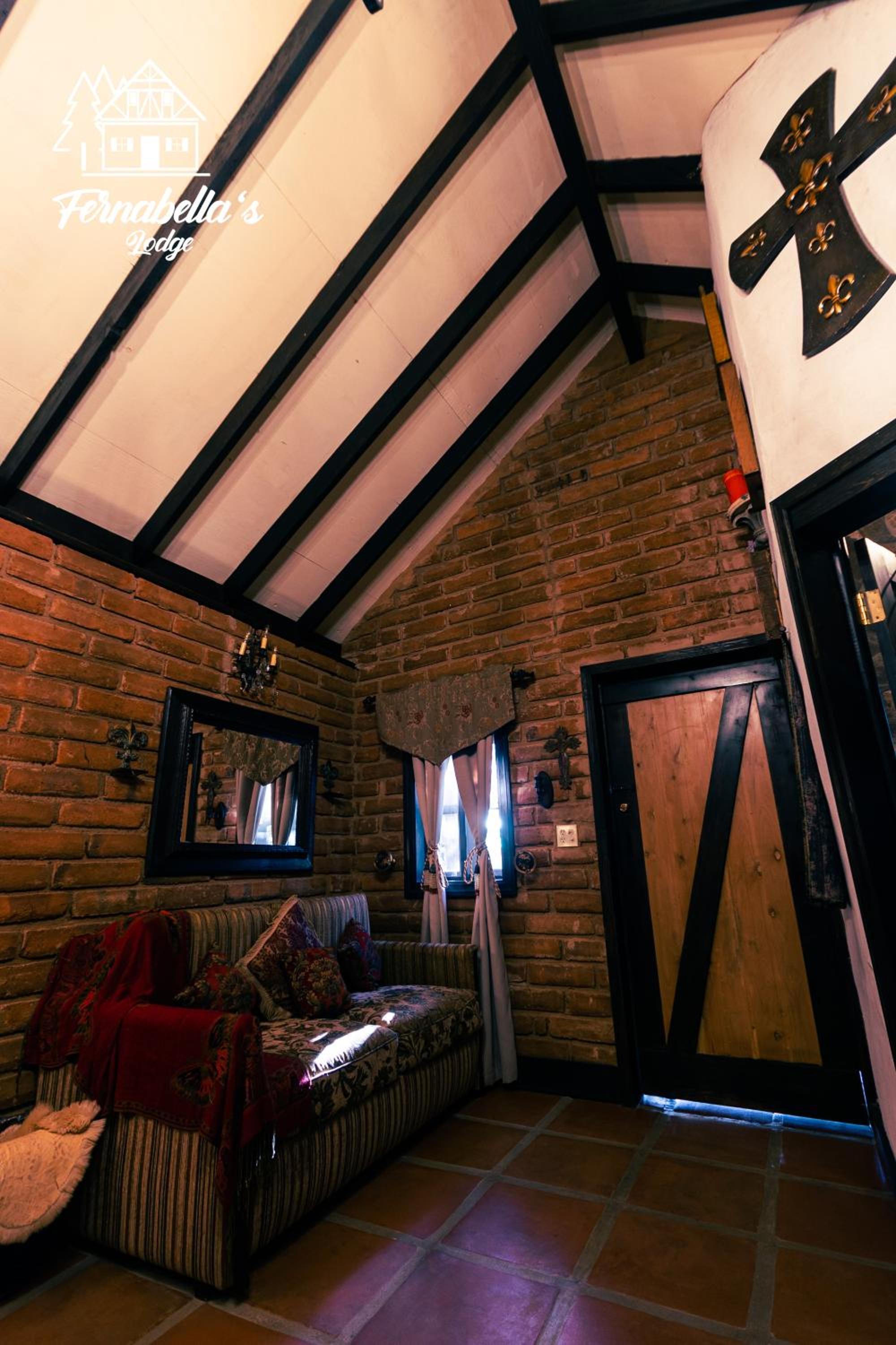 Fernabella's Lodge