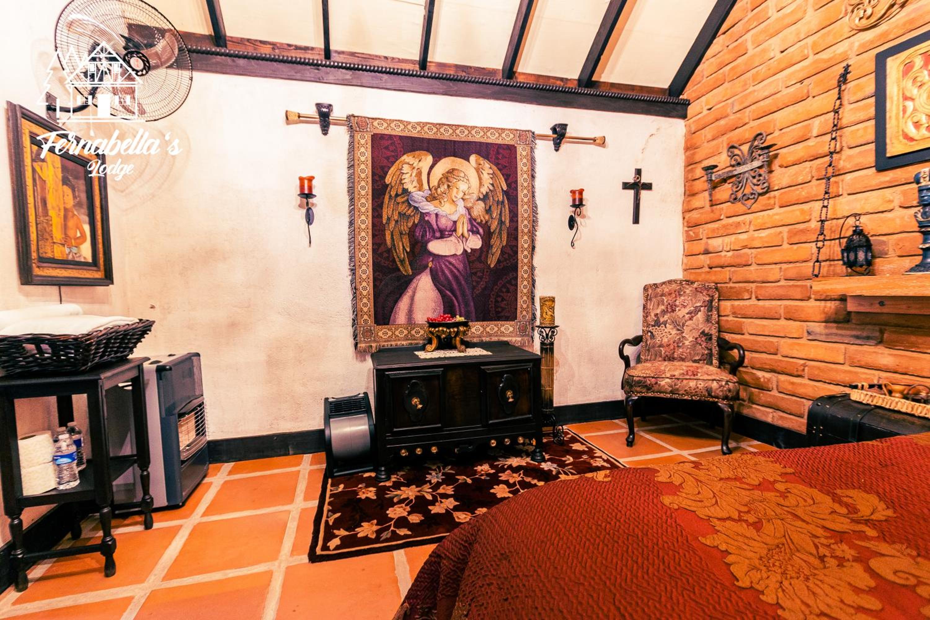 Fernabella's Lodge