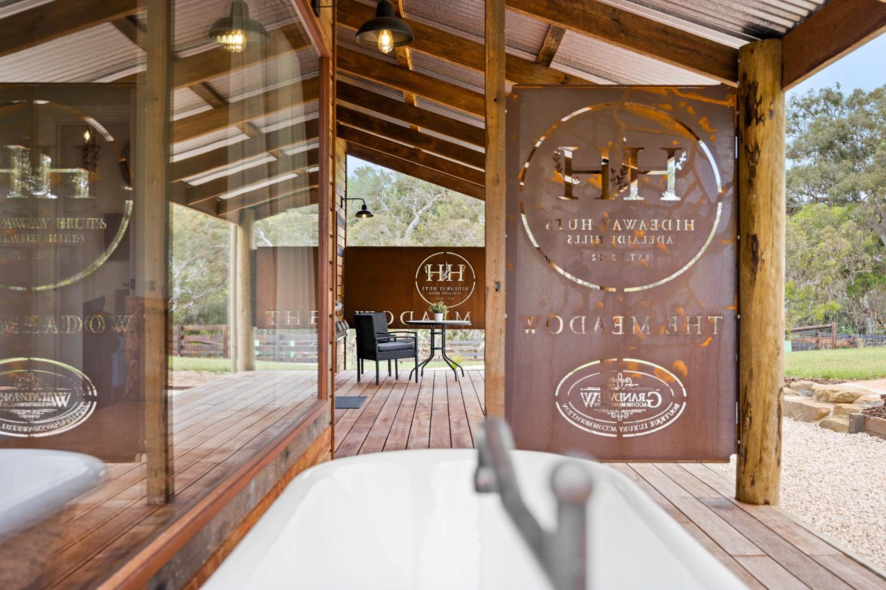 Grandview Accommodation - Hideaway Huts