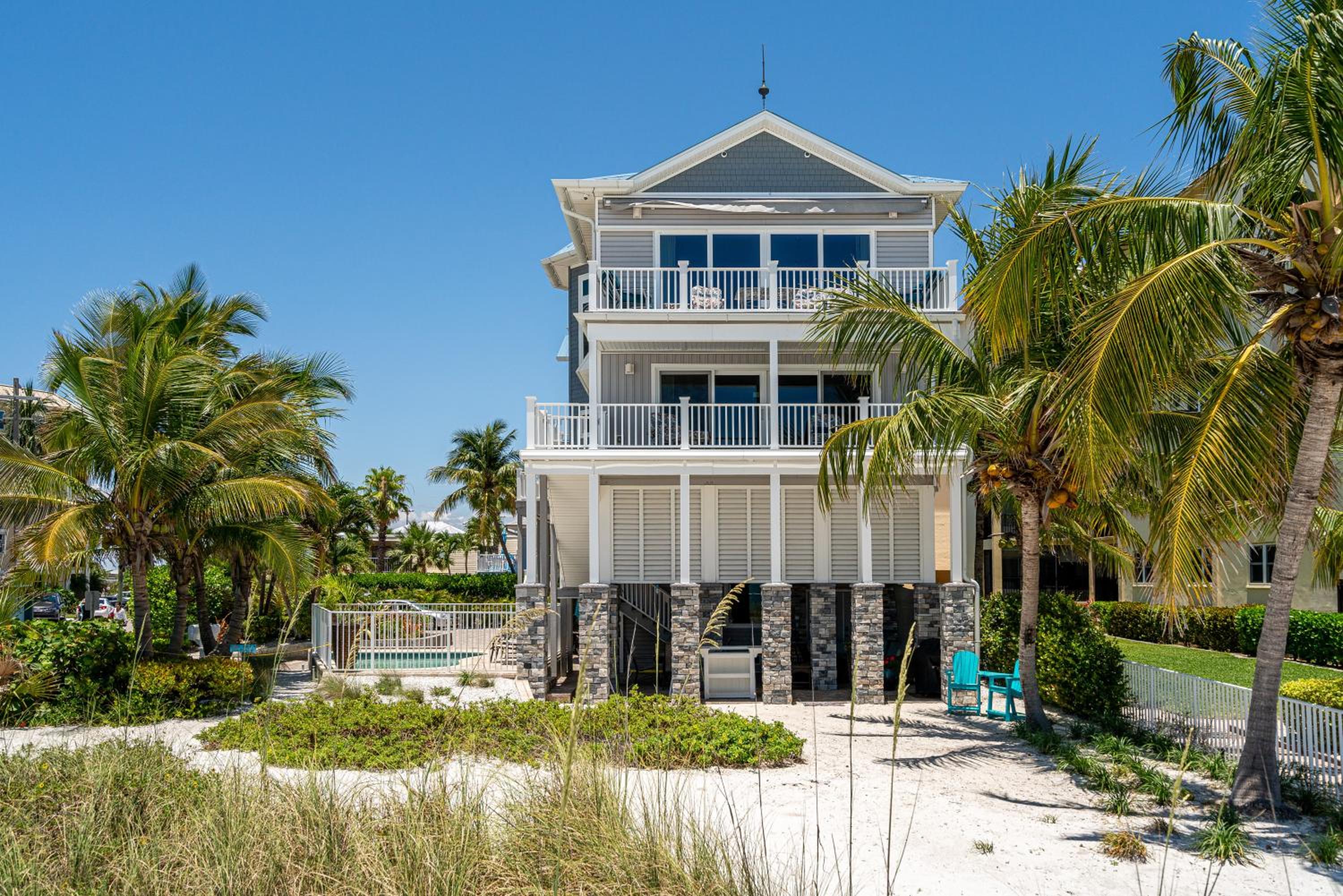 -Island Girl- Immaculate Gulf Front Duplex home view 3