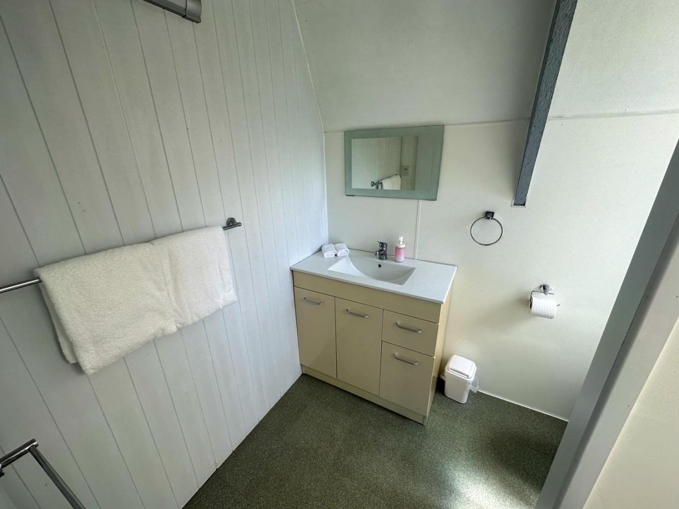 Pohutukawa Coastal Chalets