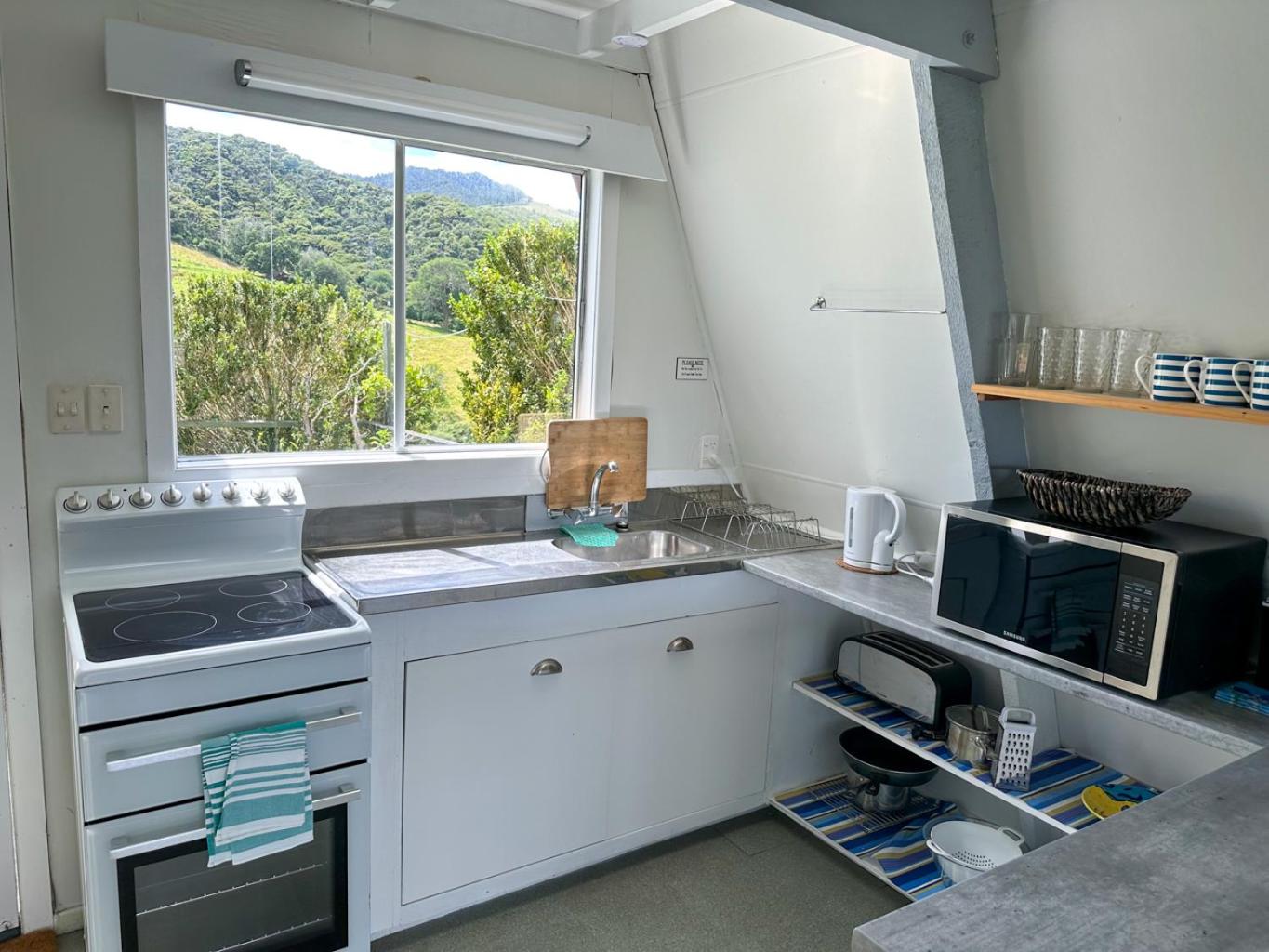 Pohutukawa Coastal Chalets