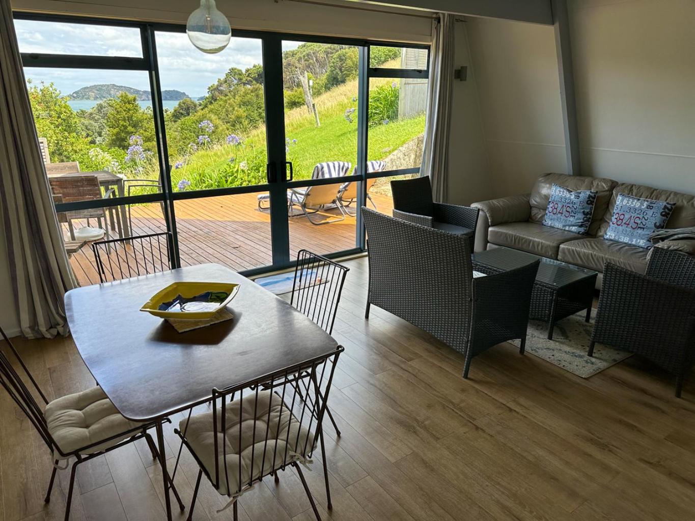 Pohutukawa Coastal Chalets