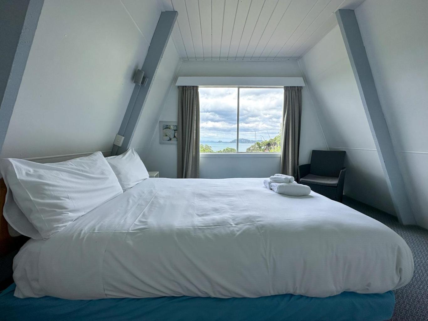 Pohutukawa Coastal Chalets